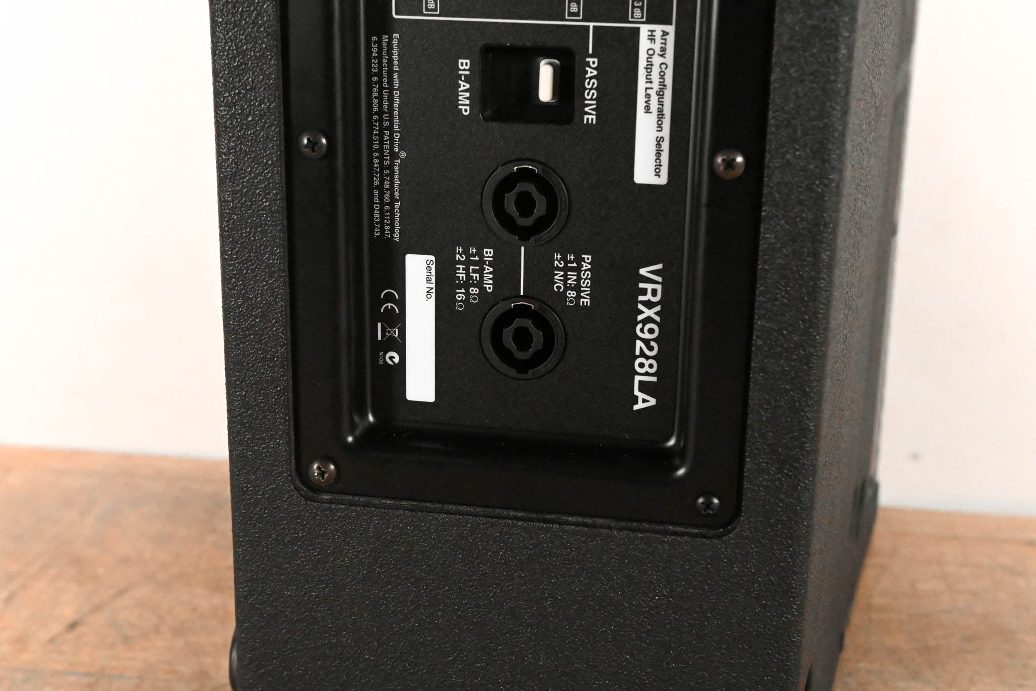 JBL VRX928LA 8" Two-Way Line Array Loudspeaker System