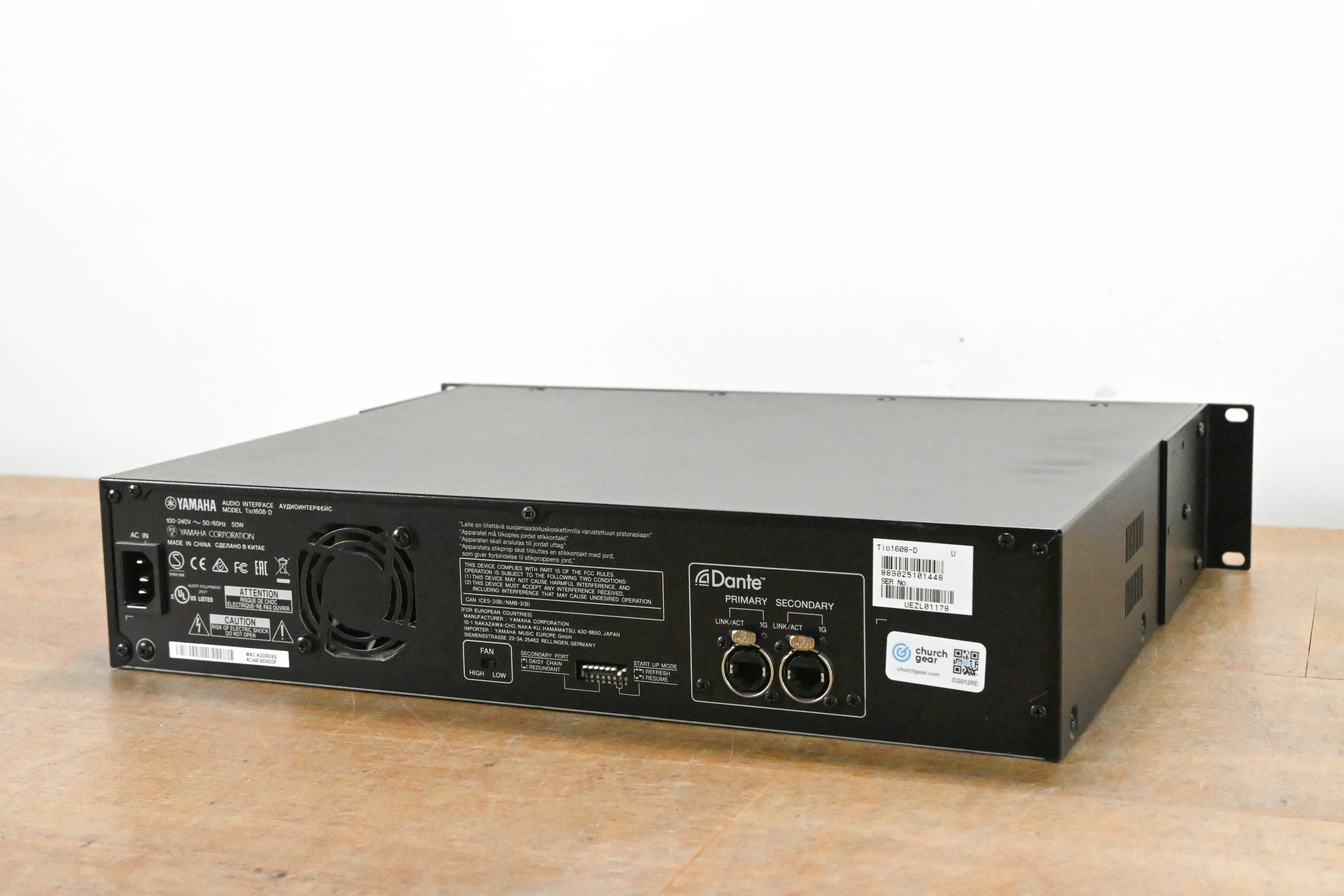 Yamaha Tio1608-D 16-Input/8-Output Dante Stagebox for TF Series Mixers
