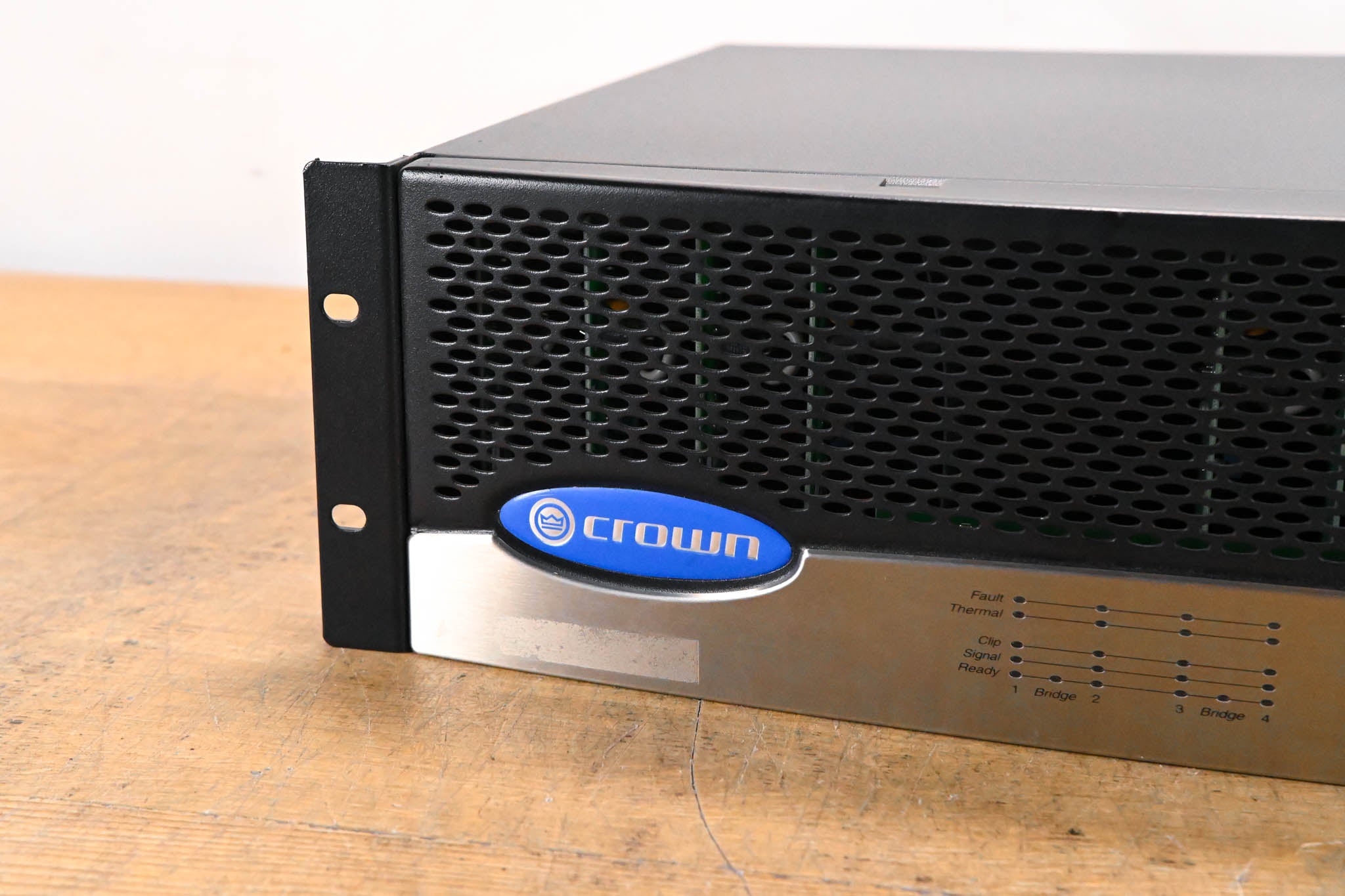 Crown CTs 8200 200W 8-Channel Power Amplifier