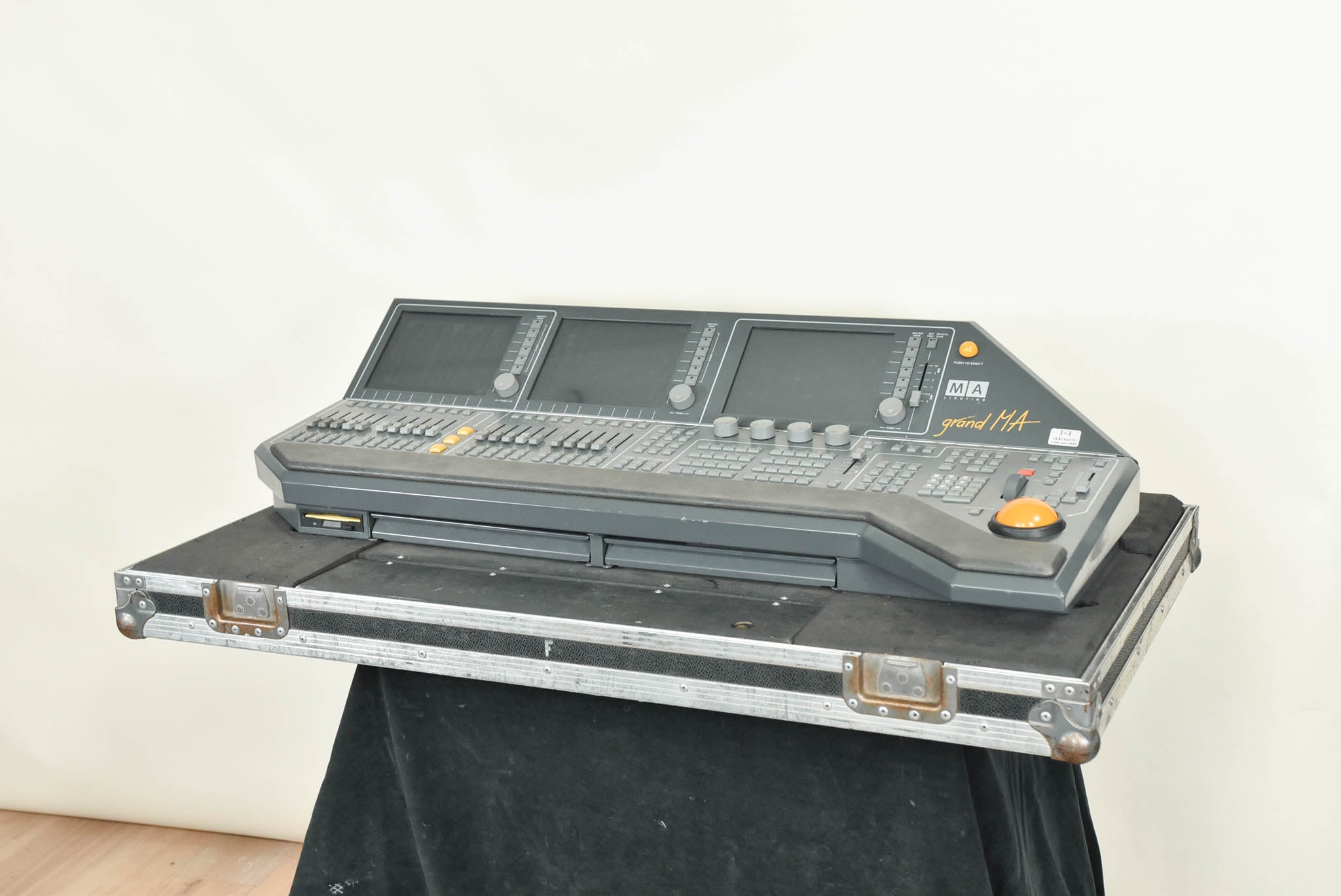 MA Lighting grandMA Lighting Console w/ Road Case