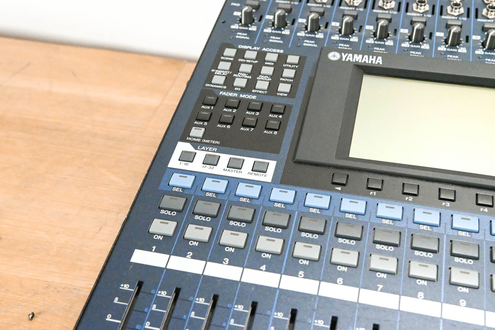 Yamaha 01V96VCM 24-Bit/96k Digital Recording Mixer