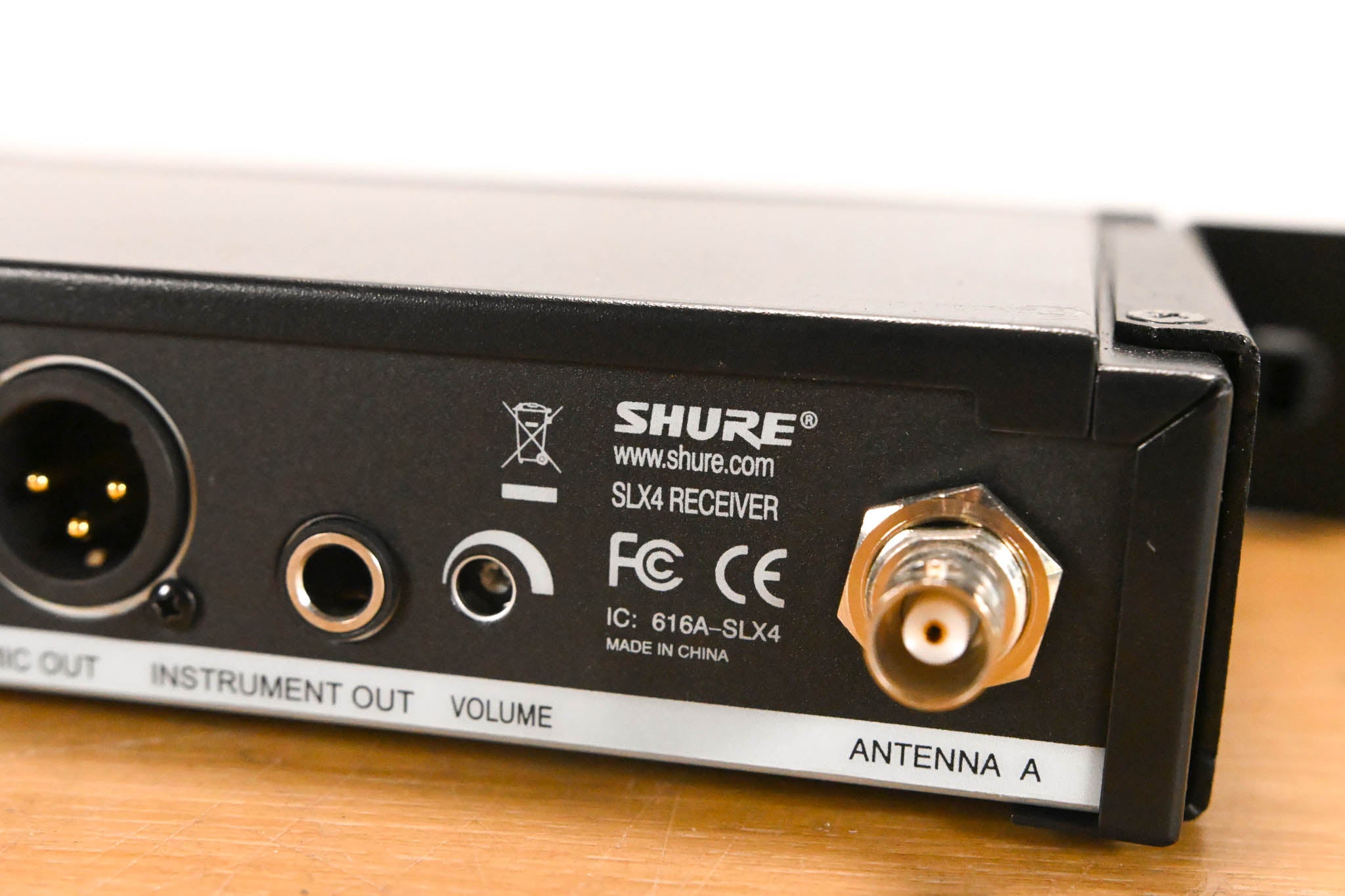 Shure SLX4 Wireless Receiver - H5 Band: 518-542 MHz (NO POWER SUPPLY)