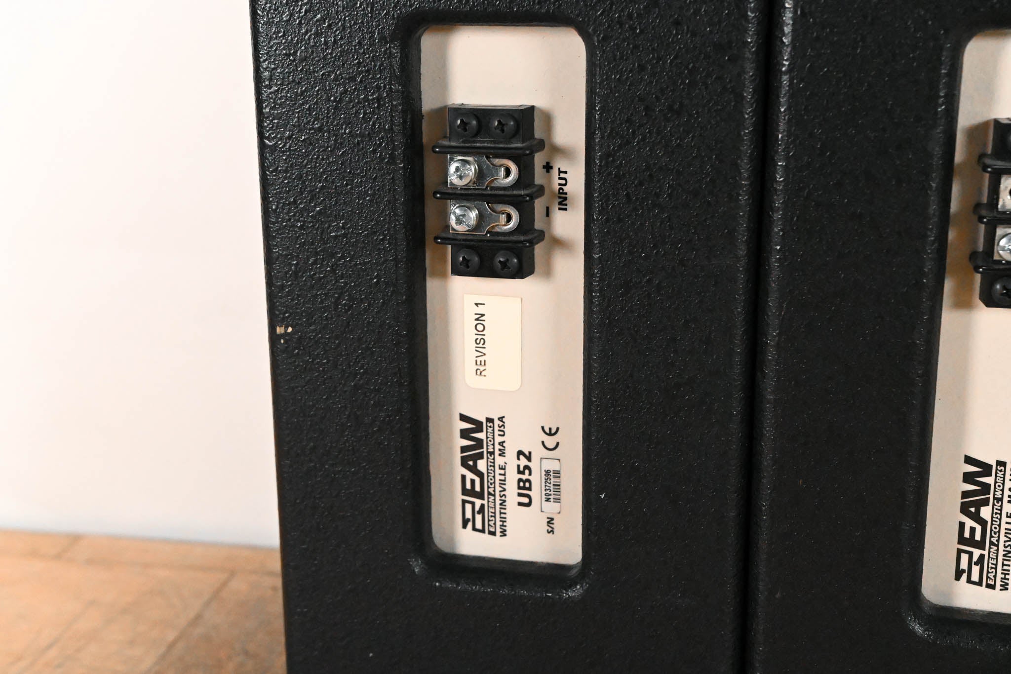 EAW UB52 Two-Way Full-Range Loudspeaker (PAIR)