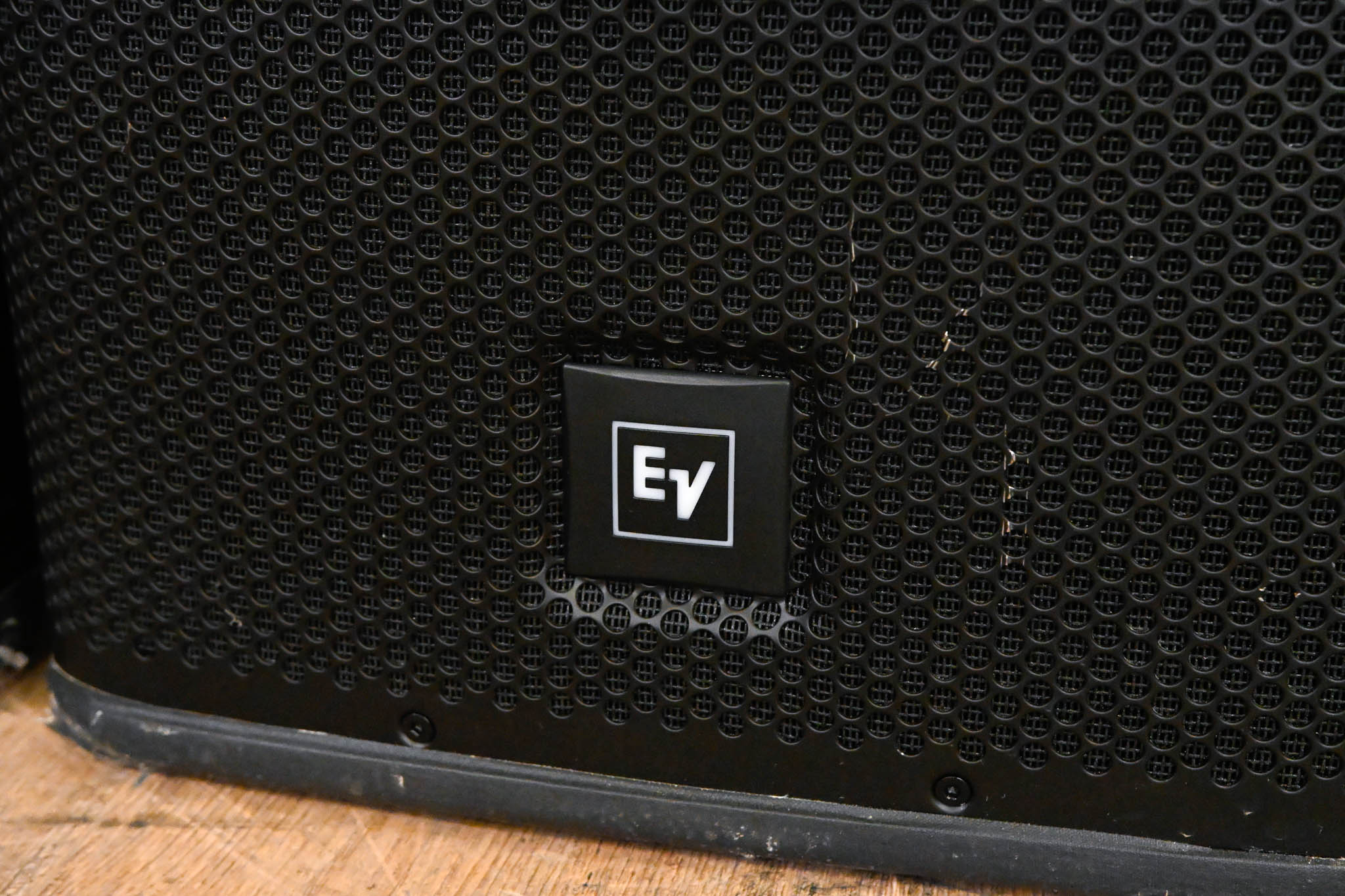 Electro-Voice (EV) ELX112P 12" Live X Two-Way Powered Loudspeaker (PAIR)