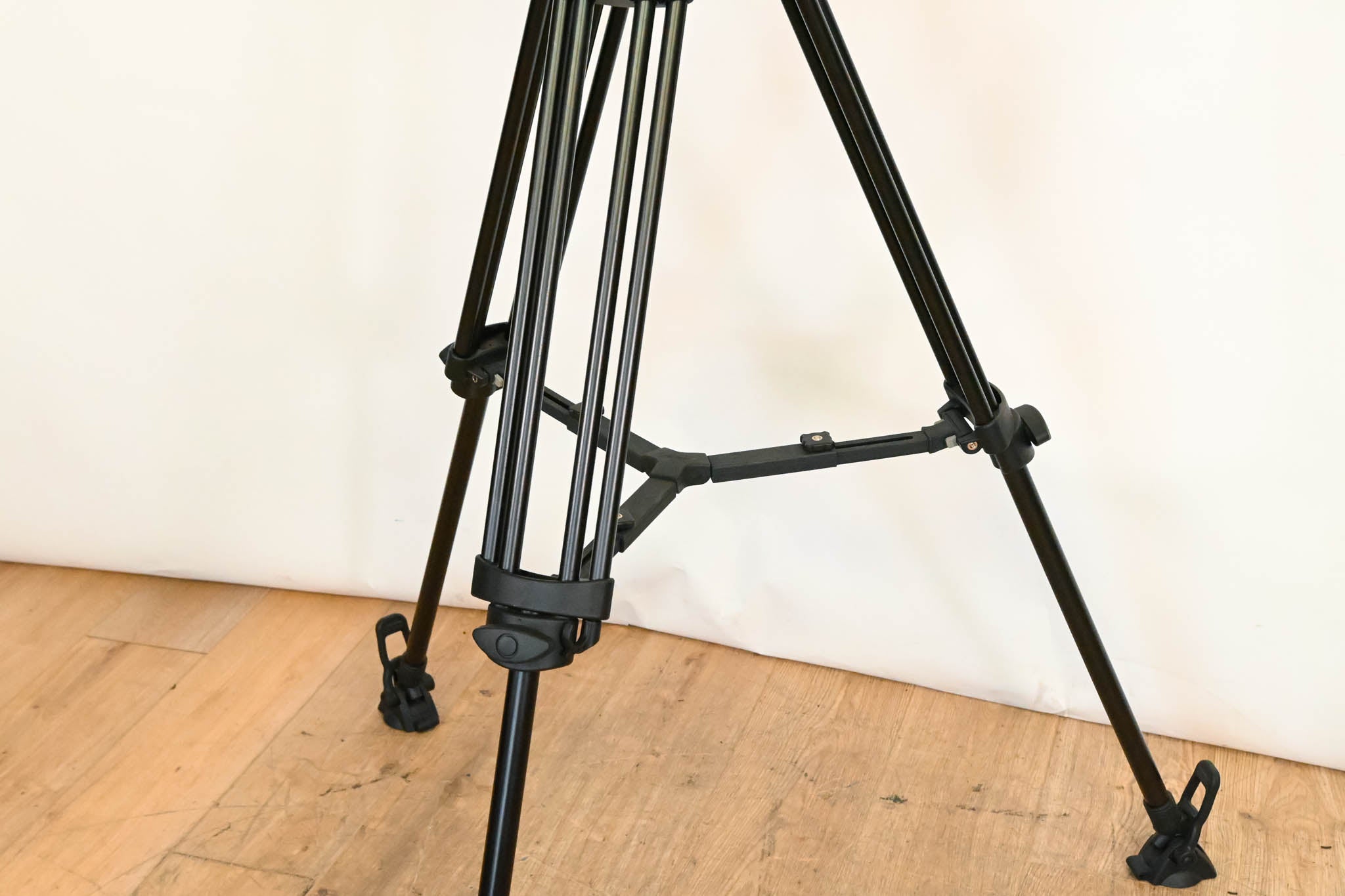 Libec RH45D Fluid Head with RT40RB Tripod Legs and BR-6B Spreader