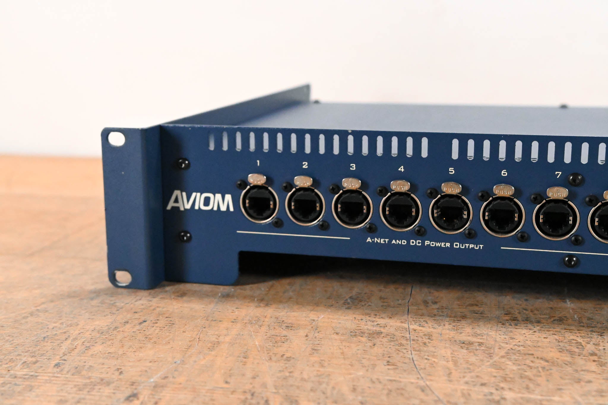 Aviom A-16D Pro A-Net Distributor