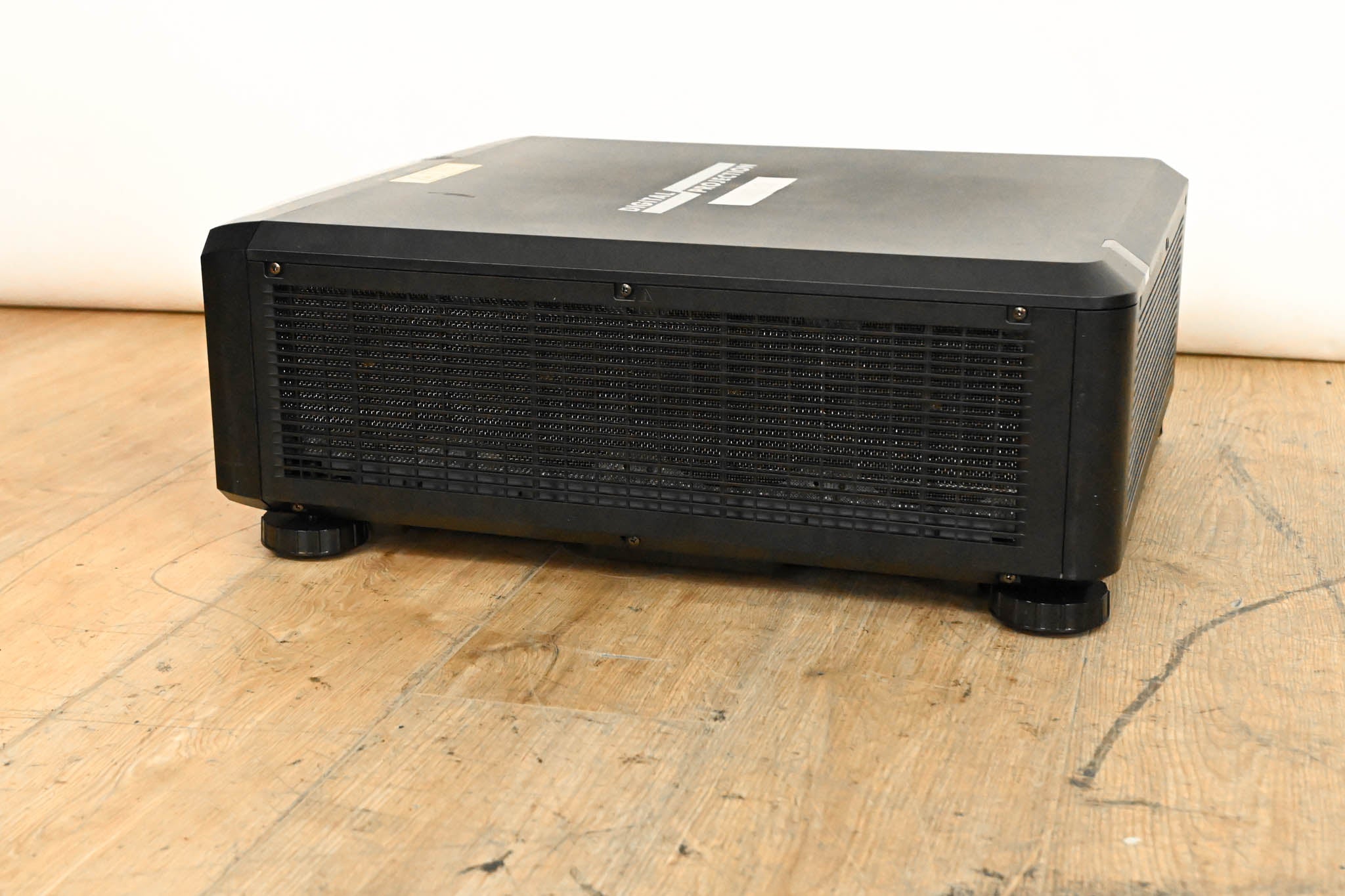 Digital Projection E-Vision 9100 WU WUXGA Large Venue DLP Projector
