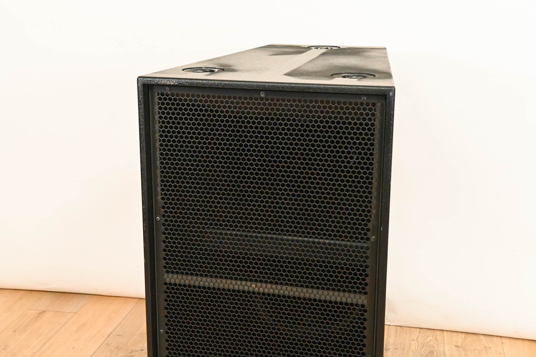 Meyer Sound DS-4P Self-Powered Mid-Bass Reinforcement Loudspeaker