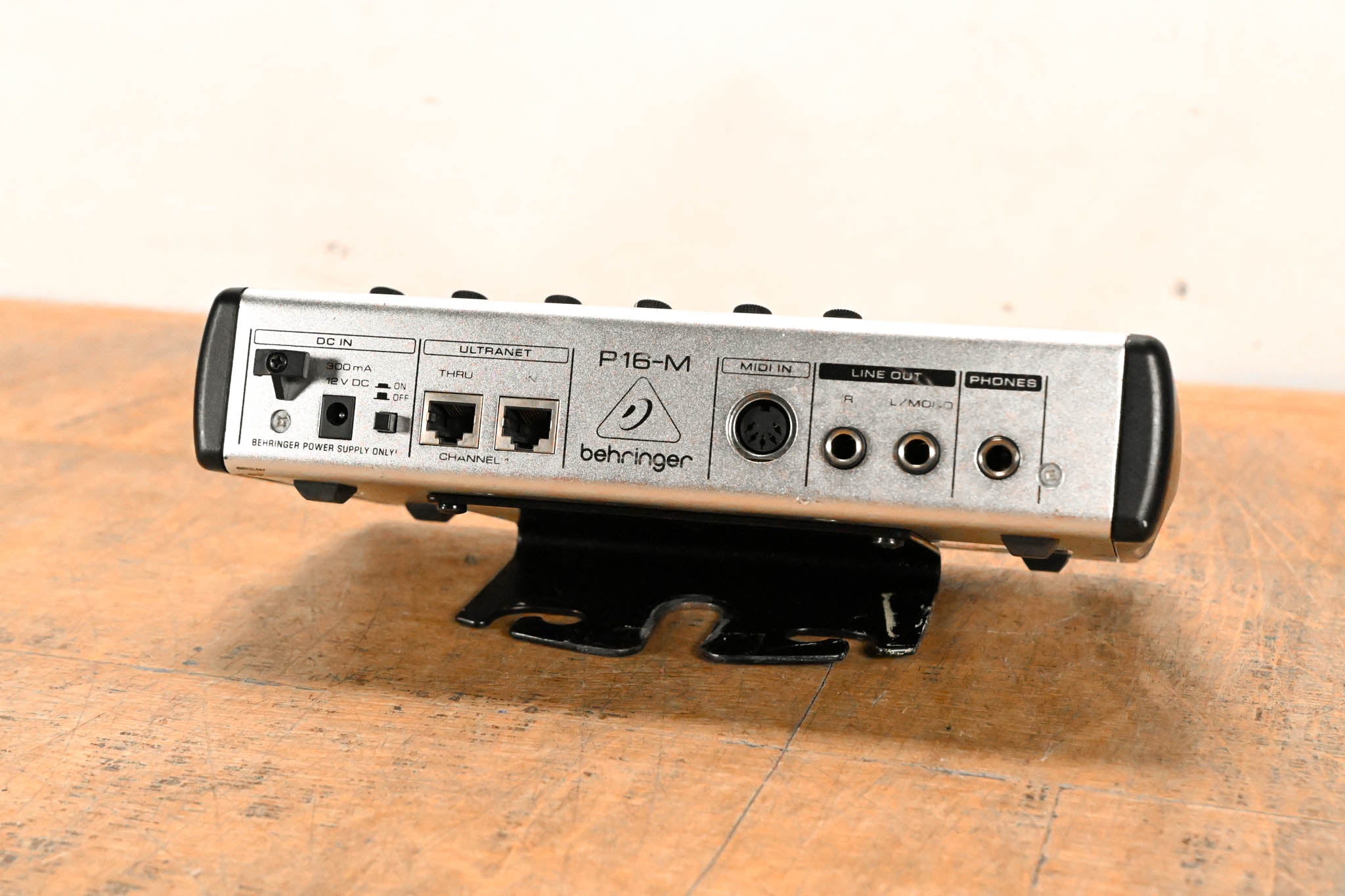 Behringer Powerplay P16-M 16-Channel Digital Personal Mixer