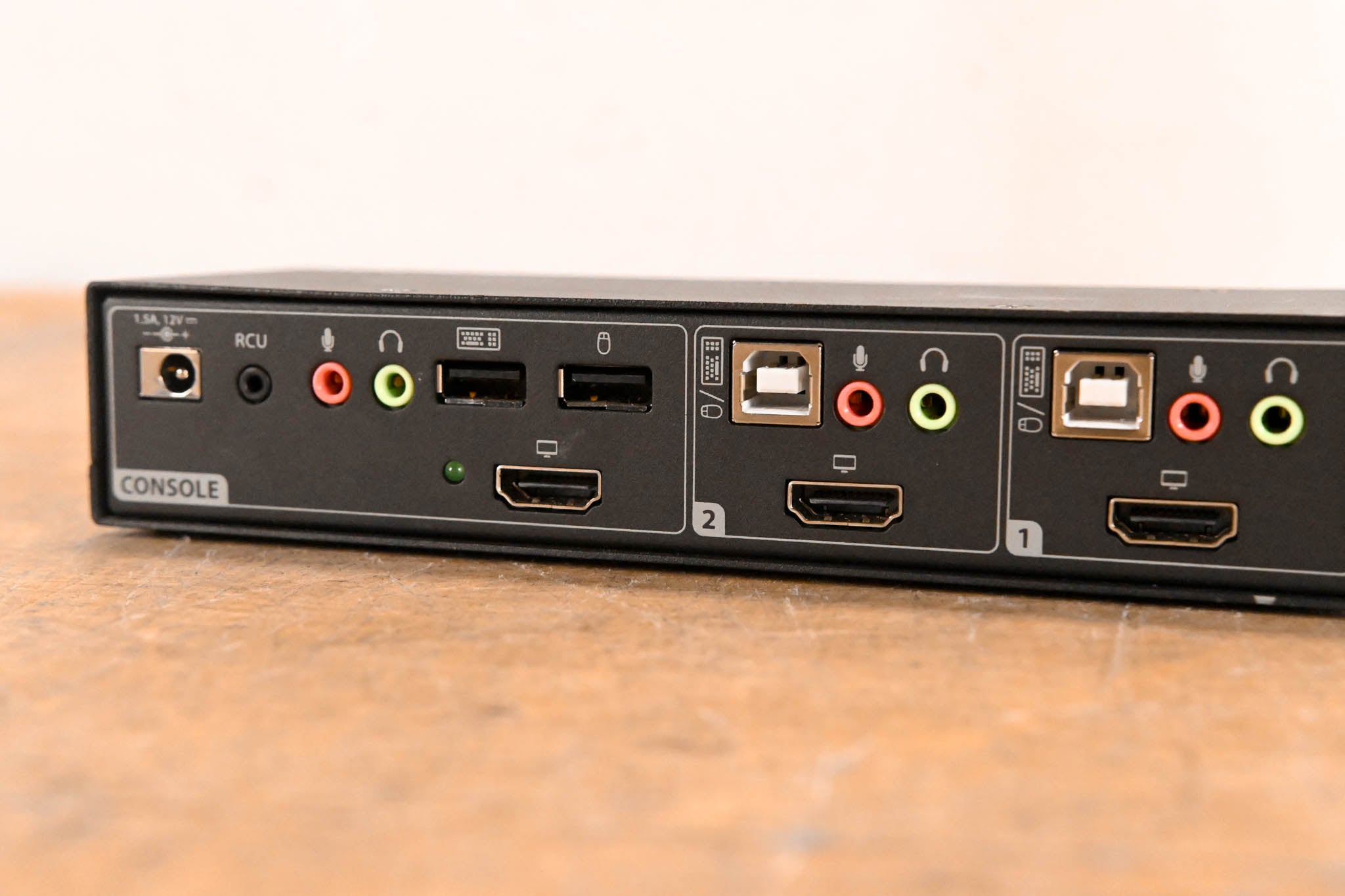 Vertiv Avocent SV220H 2-Port HDMI 4K Desktop KVM Switch (NO PSU)