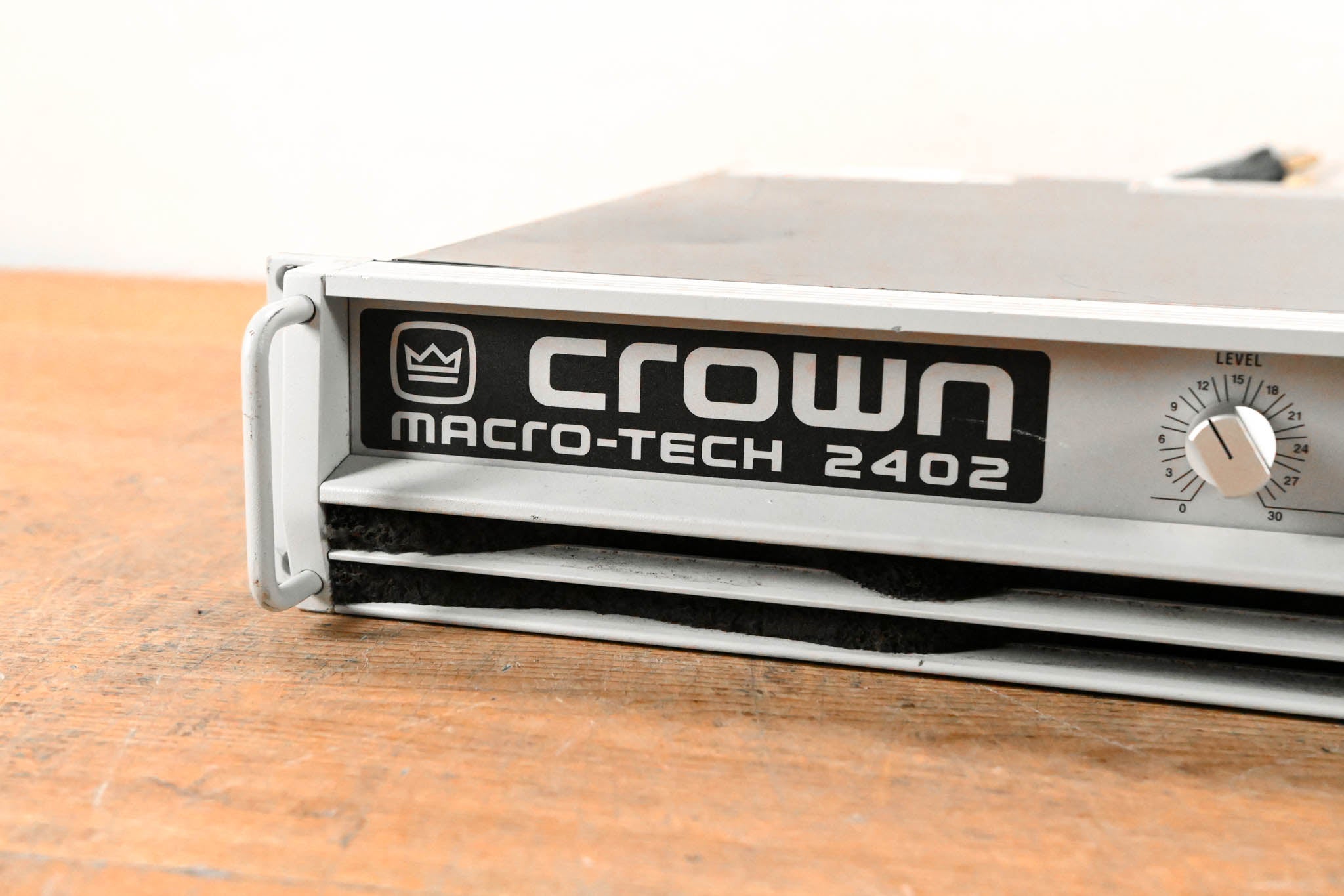 Crown Macro-Tech 2402 2-Channel Power Amplifier