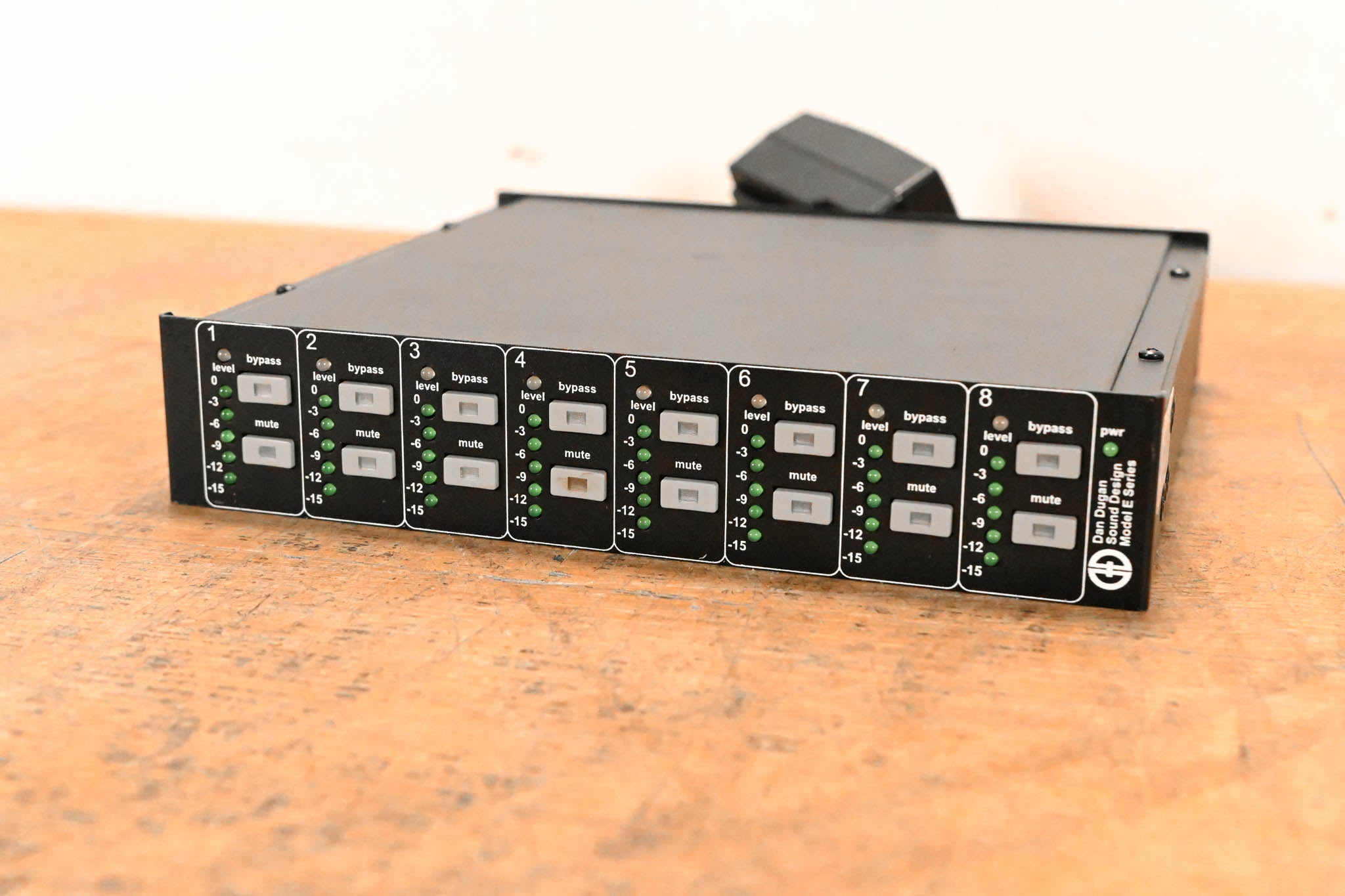 Dan Dugan E-1A Automatic Mixing Controller