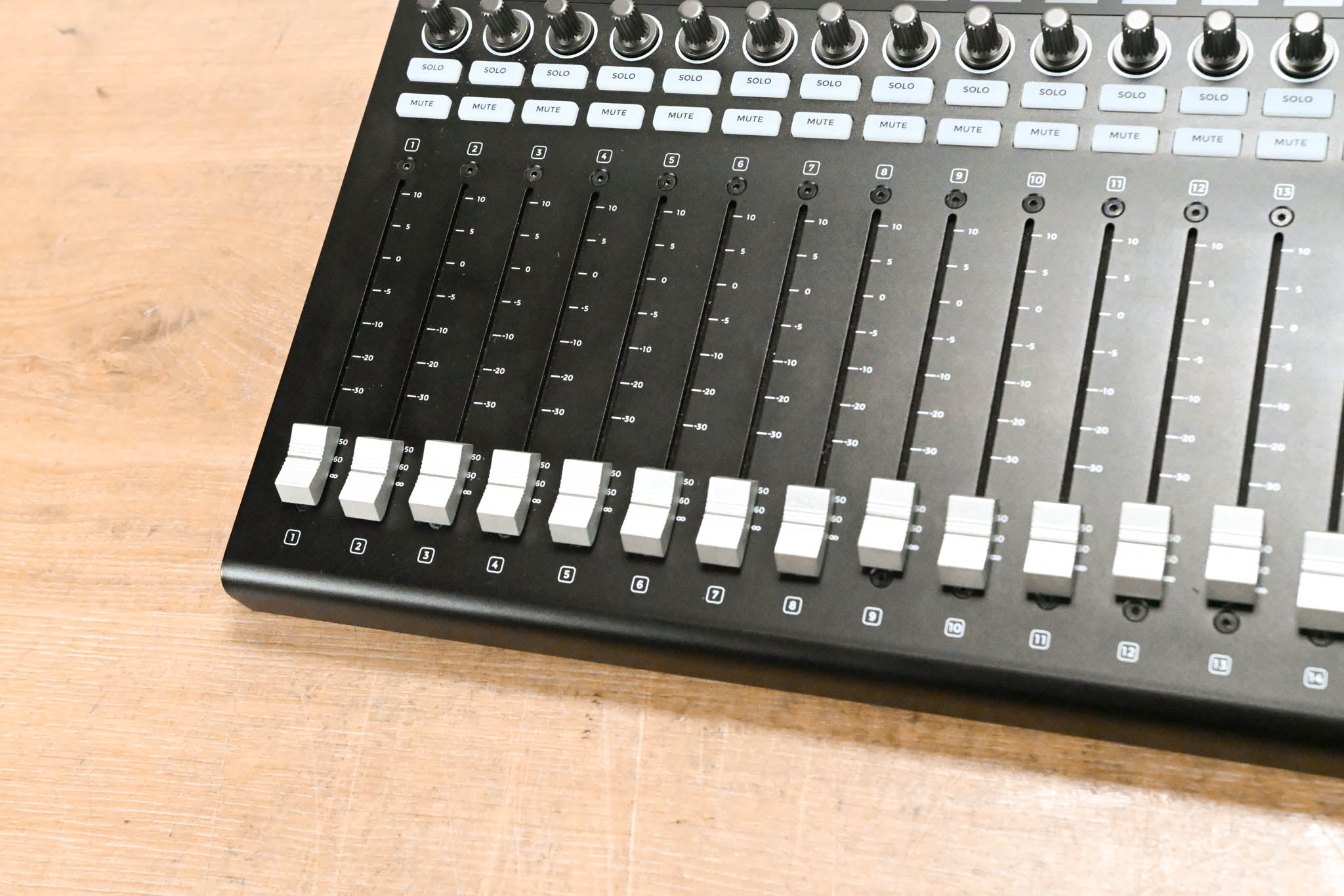 Waves FIT Controller for eMotion LV1