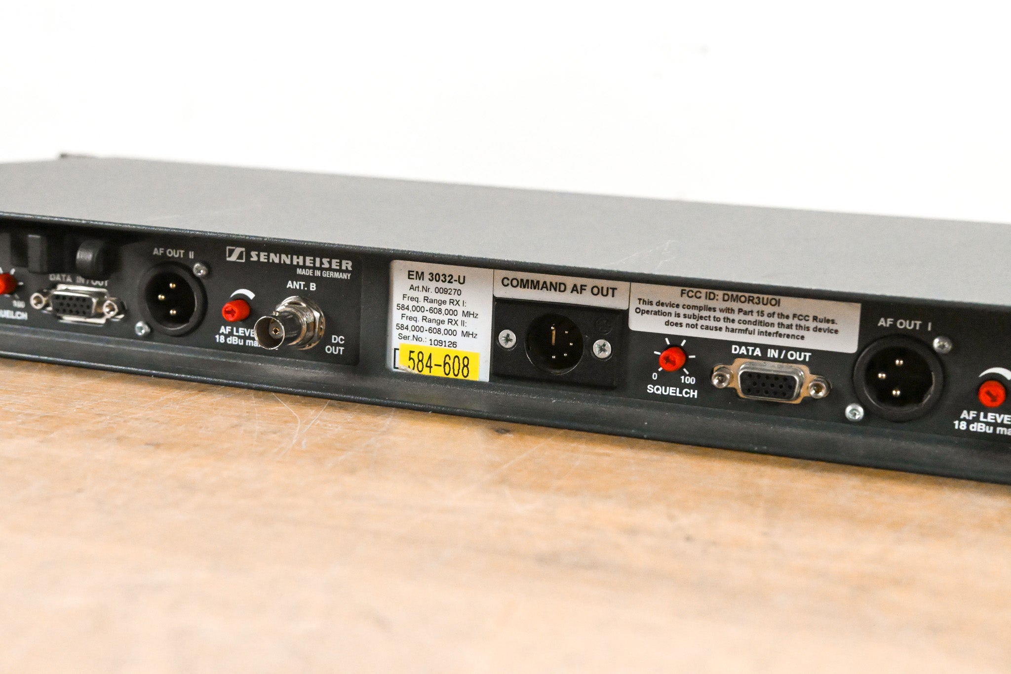 Sennheiser EM 3032-U Mikroport Receiver w/ SK250 Bodypacks 584-608 MHz