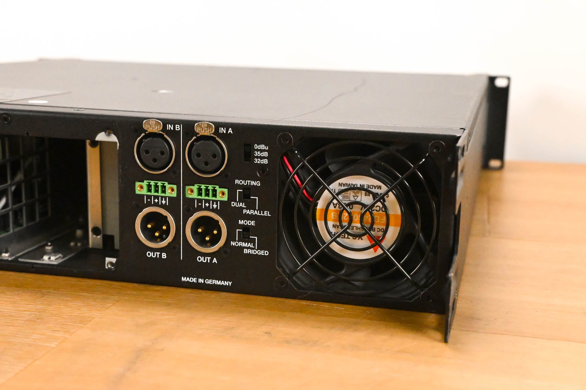 Electro-Voice (EV) TG-5 120V 2-Channel Tour Grade Power Amplifier