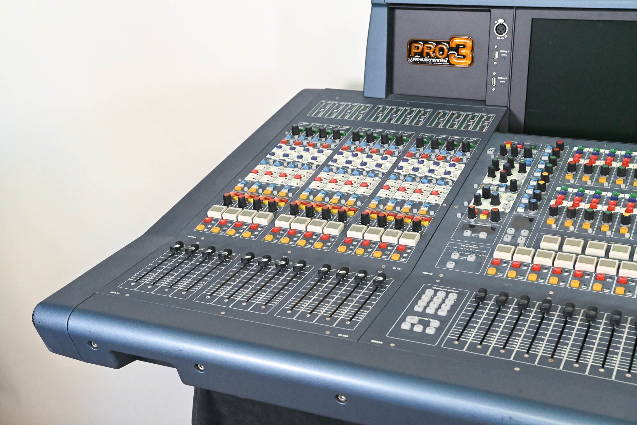 Midas PRO3 Live Audio Mixing Console