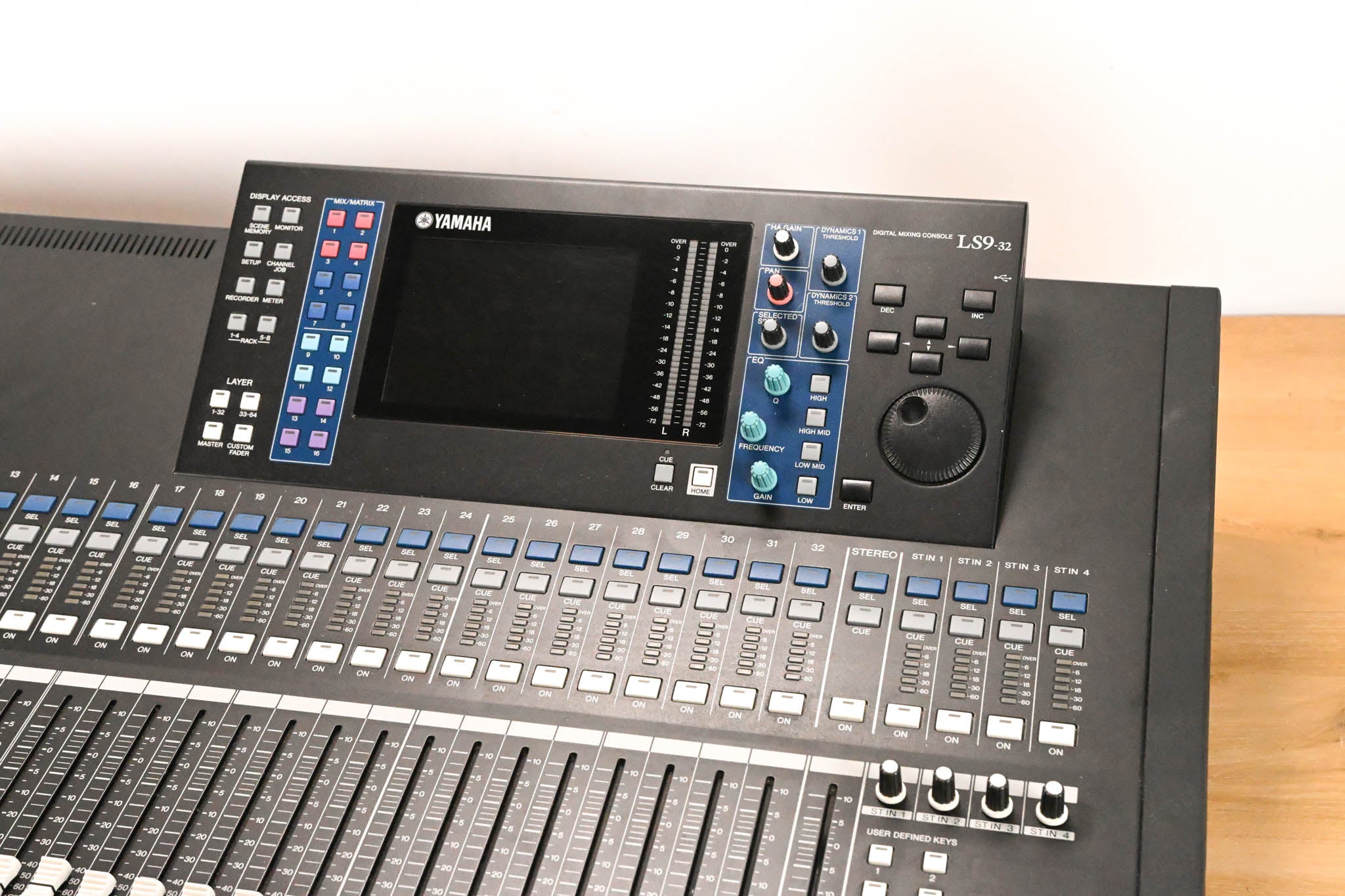 Yamaha LS9-32 32-Input Digital Mixing Console