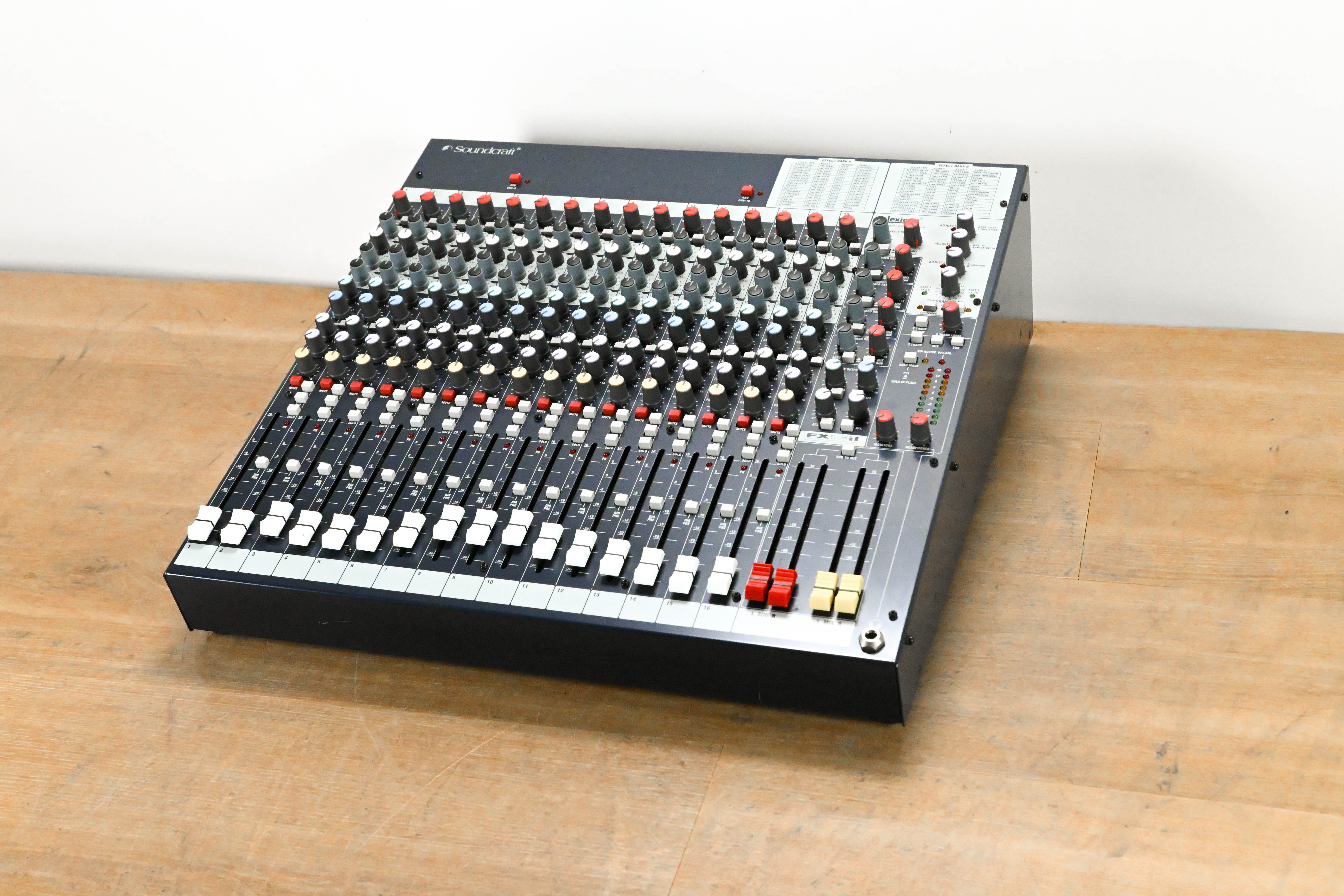 Soundcraft FX16ii 16-Channel Analog Audio Mixer