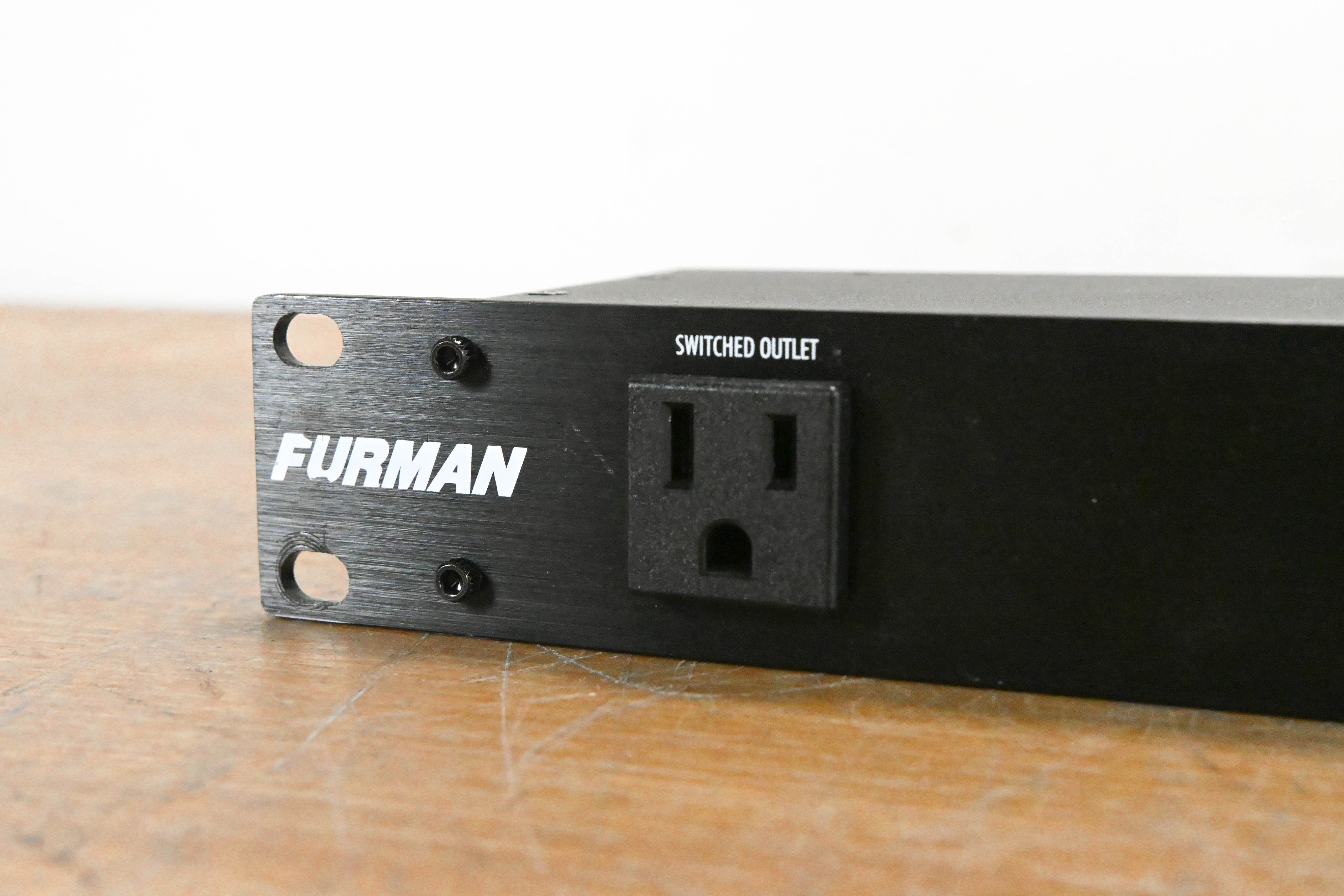 Furman M-8x2 8-Outlet Power Conditioner