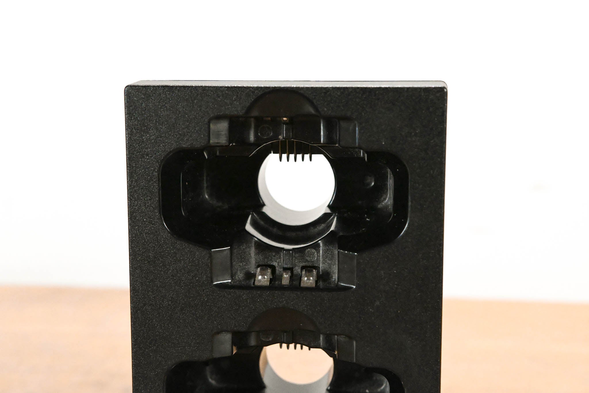 Shure SBC200 Dual Docking Recharging Station (NO POWER SUPPLY)
