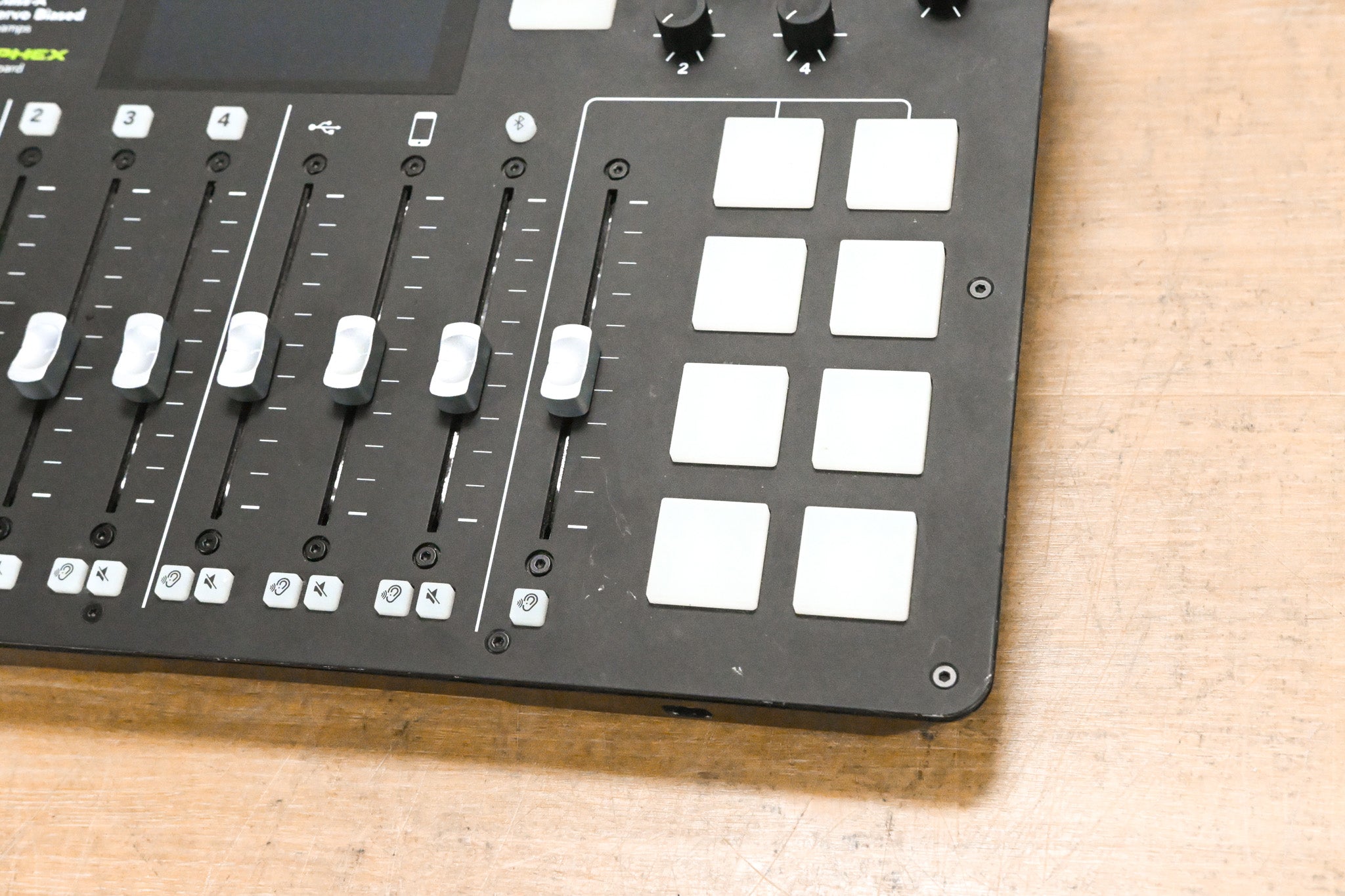 RØDE Rodecaster Pro Integrated Podcast Production Studio