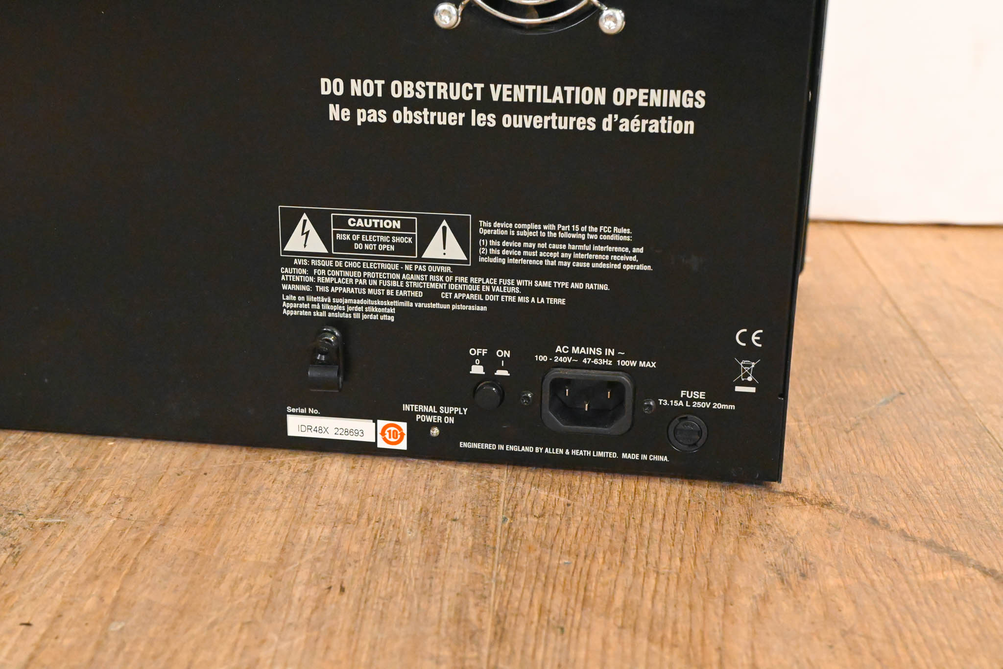 Allen & Heath iLive-T112 Mixing Surface with iDR-48 Fixed Format MixRack