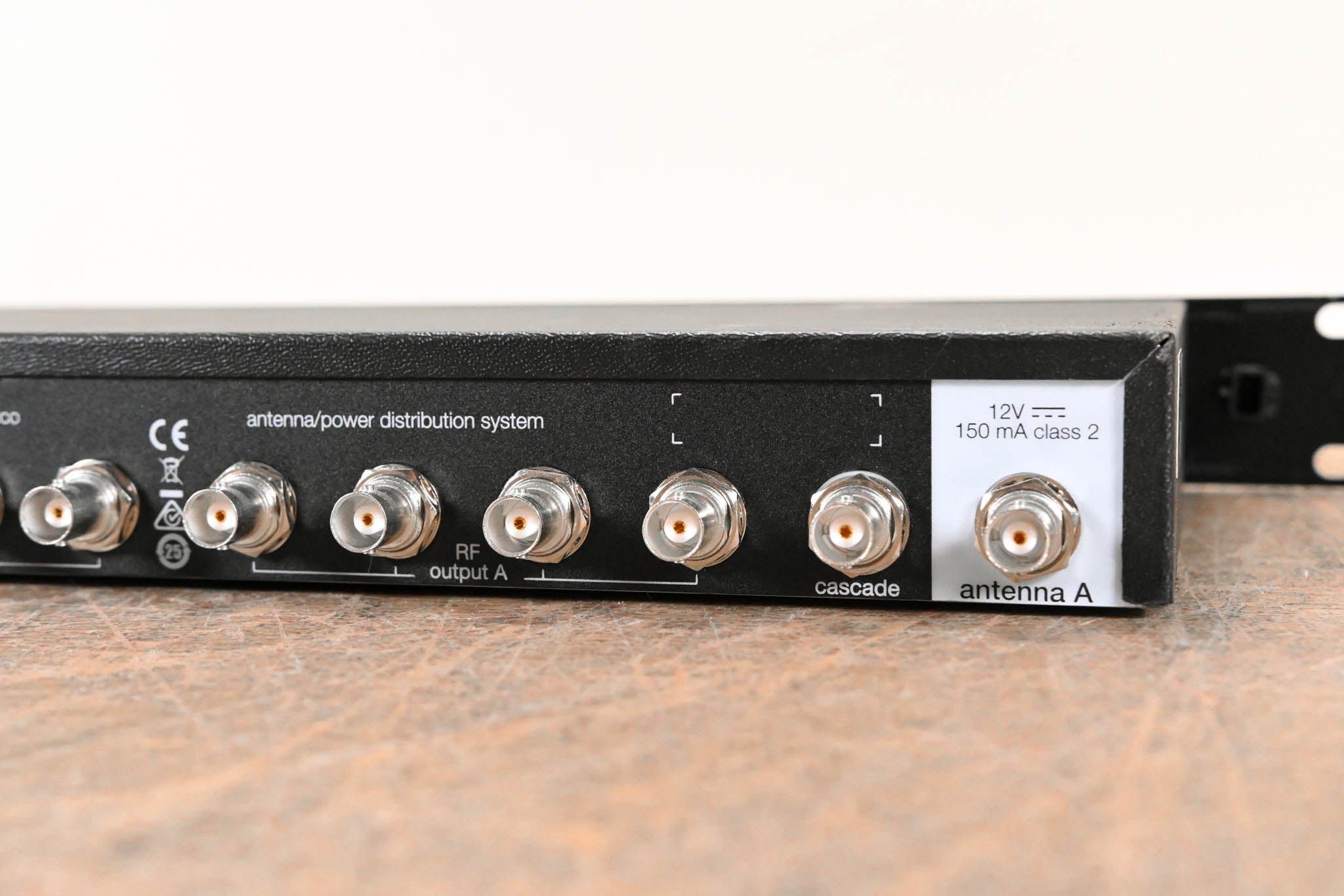 Shure UA844+SWB UHF Wideband Antenna Distribution System NO POWER SUPPLY
