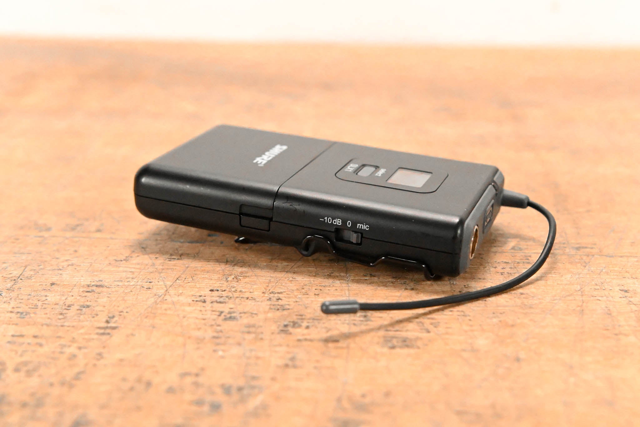 Shure SLX1 Wireless Bodypack Transmitter - G4 Band: 470-494 MHz