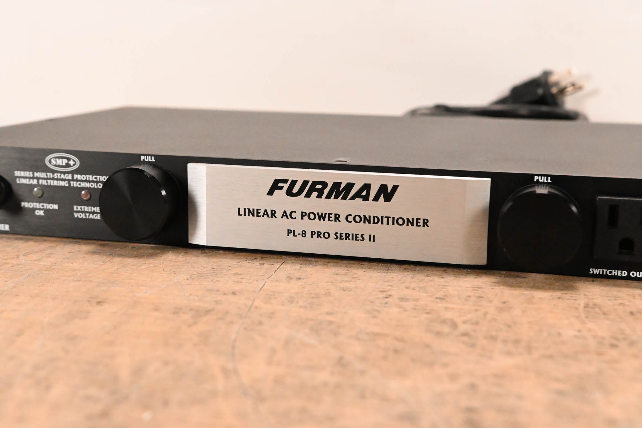 Furman PL-8 Pro Series II Power Conditioner, Distributor