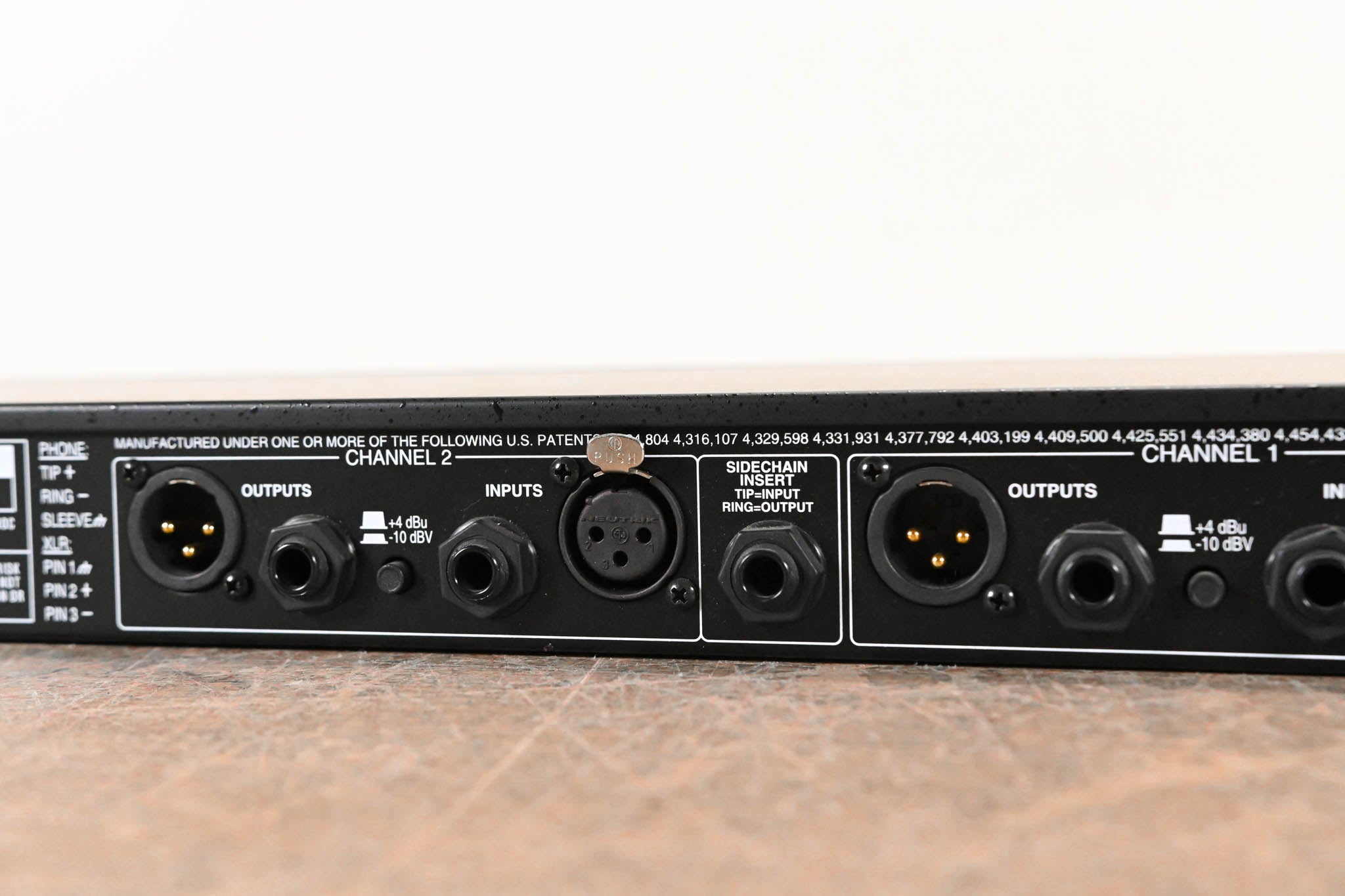 dbx 166XL 2-Channel Compressor/Limiter/Gate