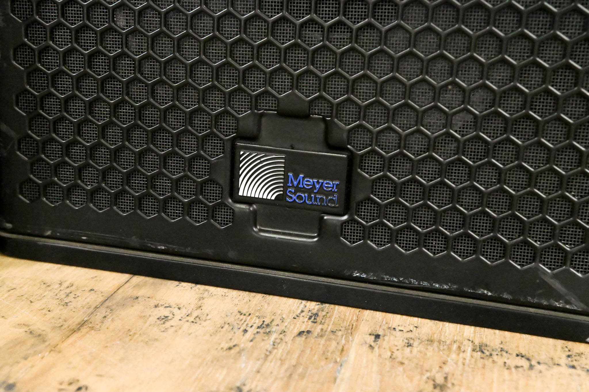 Meyer Sound UPJ-1P Compact VariO Loudspeaker (PAIR)