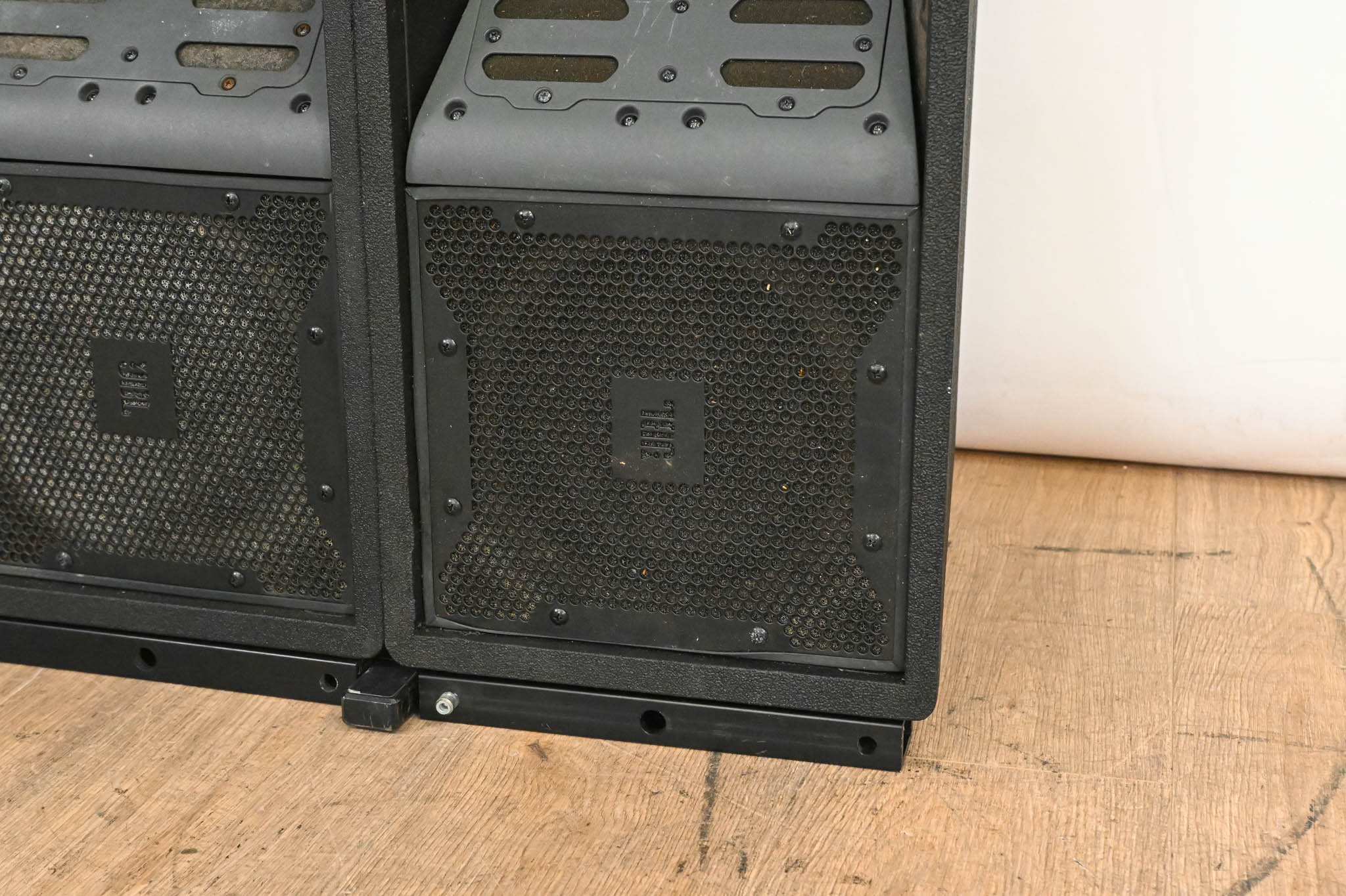 JBL VT4887 Compact Bi-Amplified 3-Way Line Array Element (PAIR)