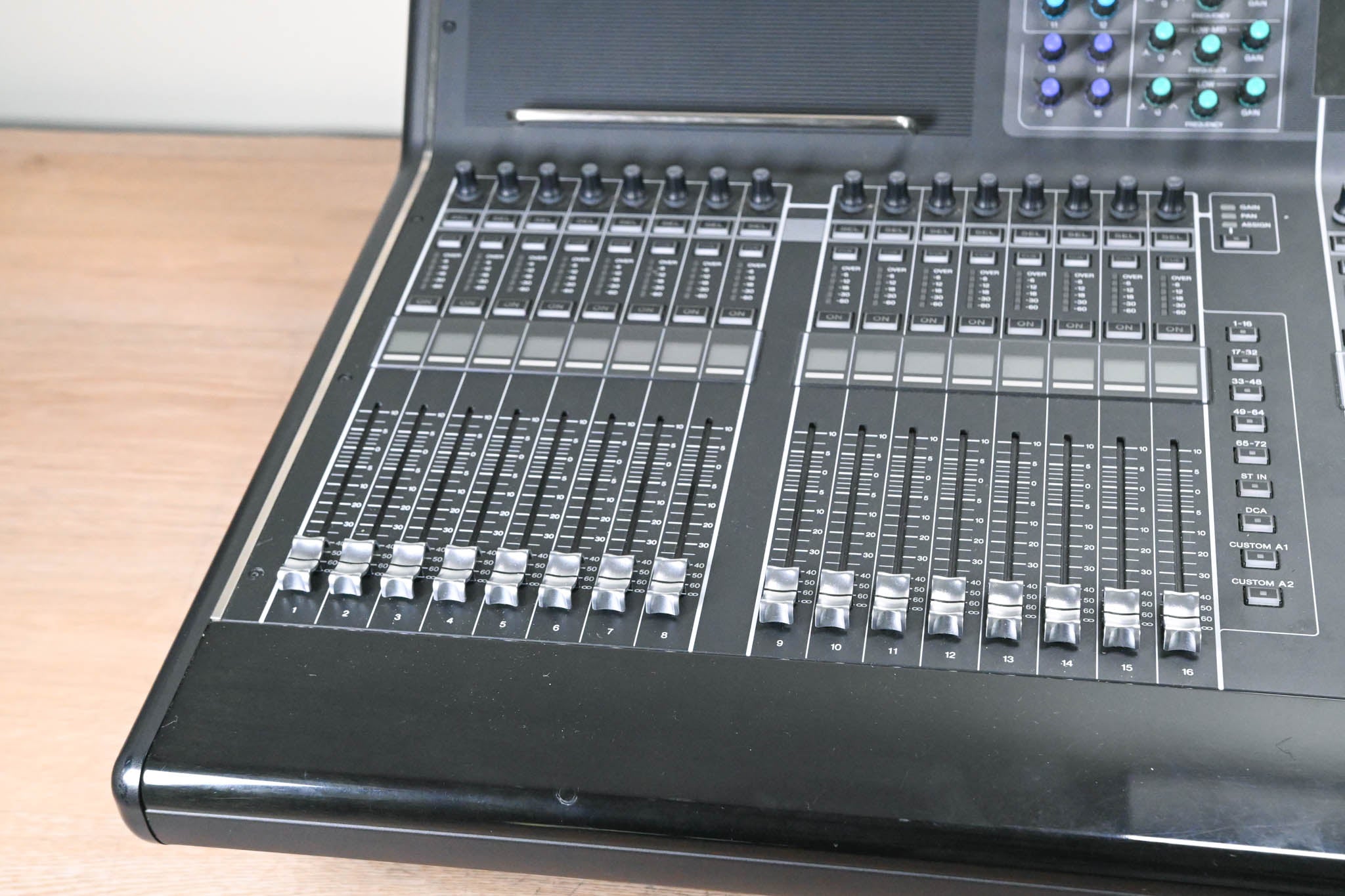 Yamaha CL5 72-Channel Digital Mixing Console