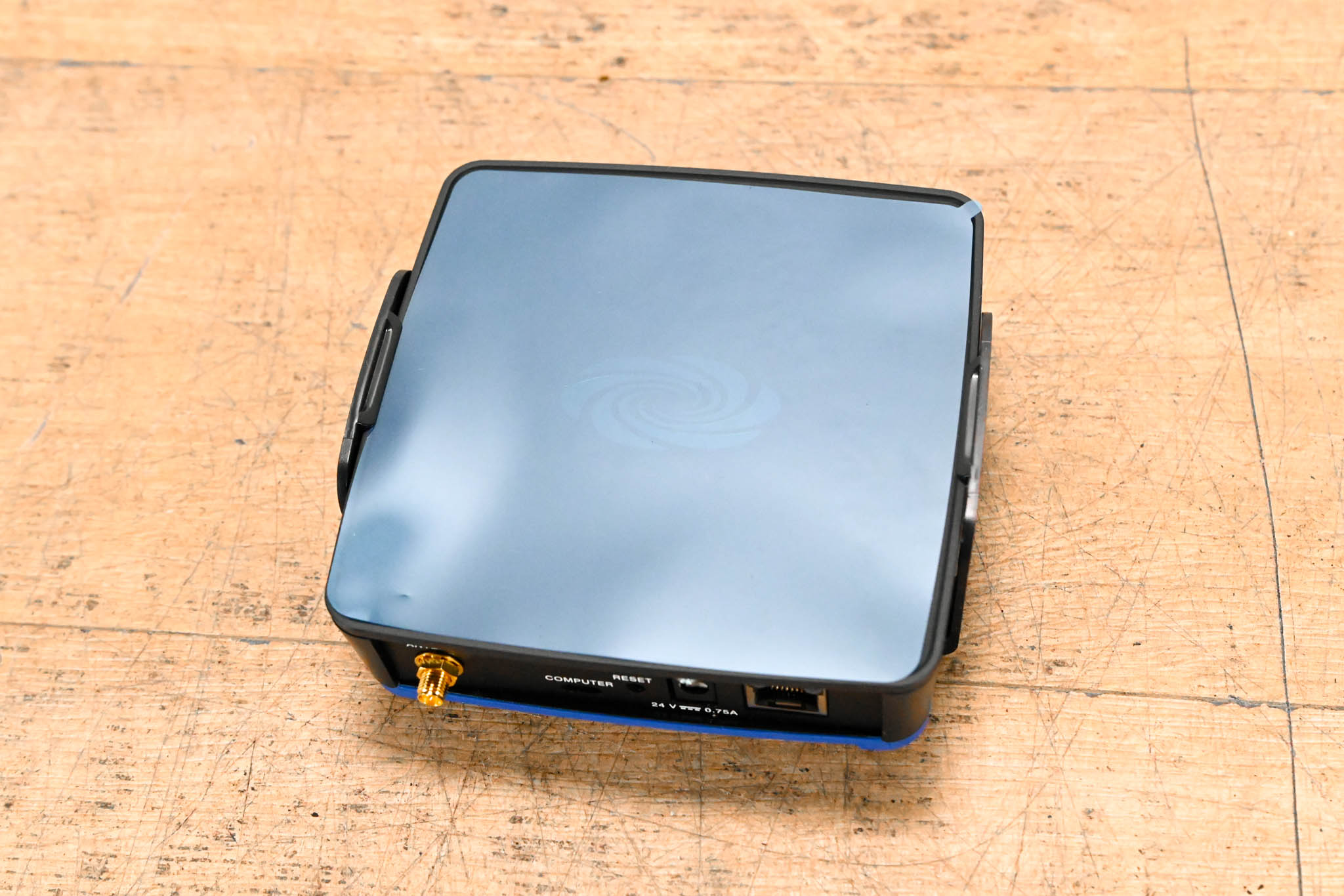 Crestron CEN-GWEXER-PWE infiNET EX Network and ER Wireless Gateway