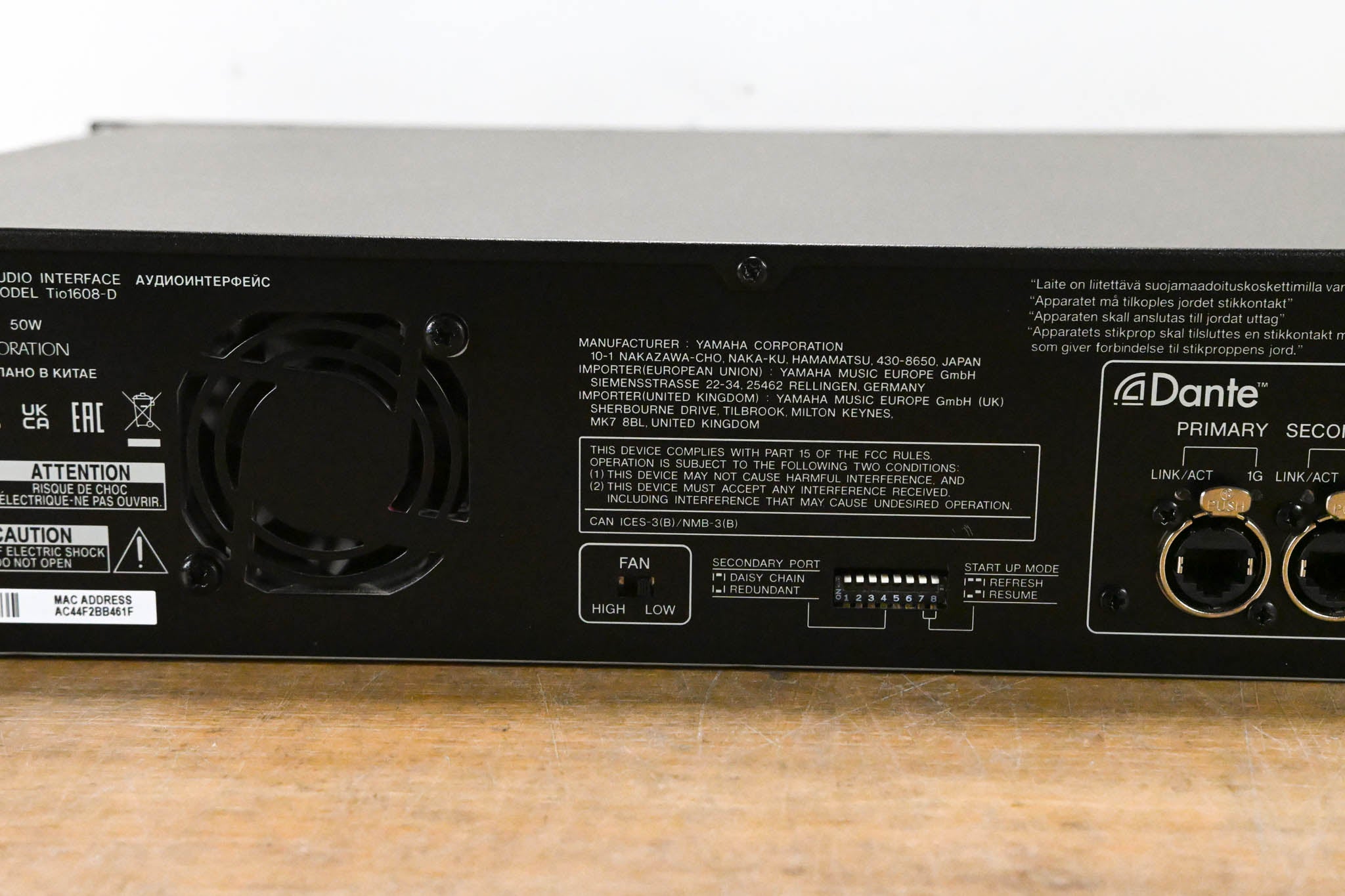 Yamaha Tio1608-D 16-Input/8-Output Dante Stagebox for TF Series Mixers