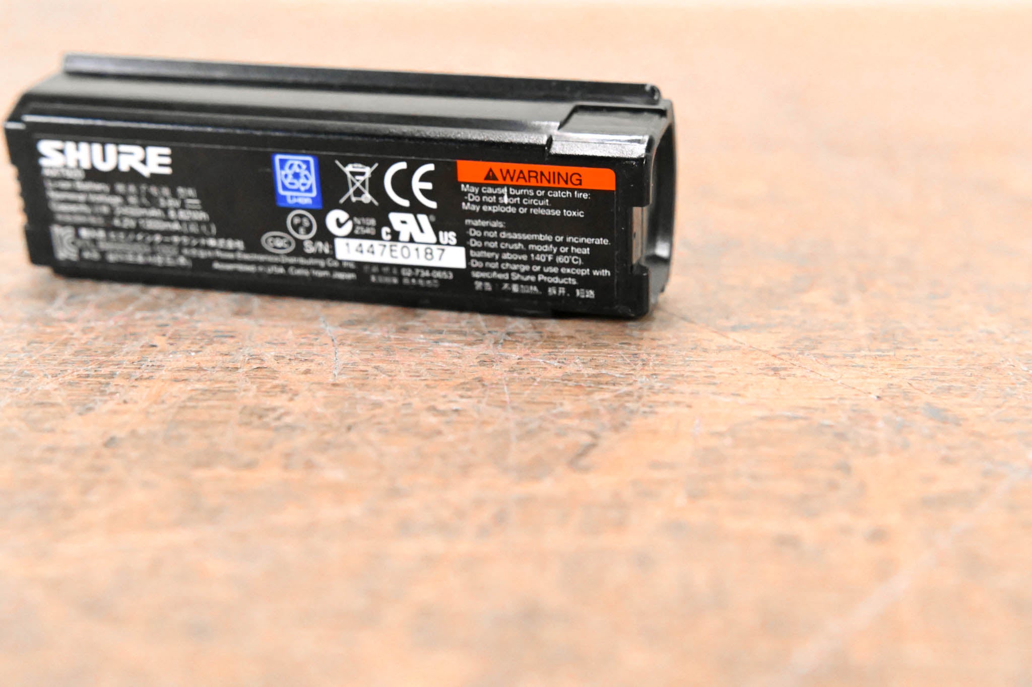 Shure AXT920 Axient Handheld Rechargeable Battery