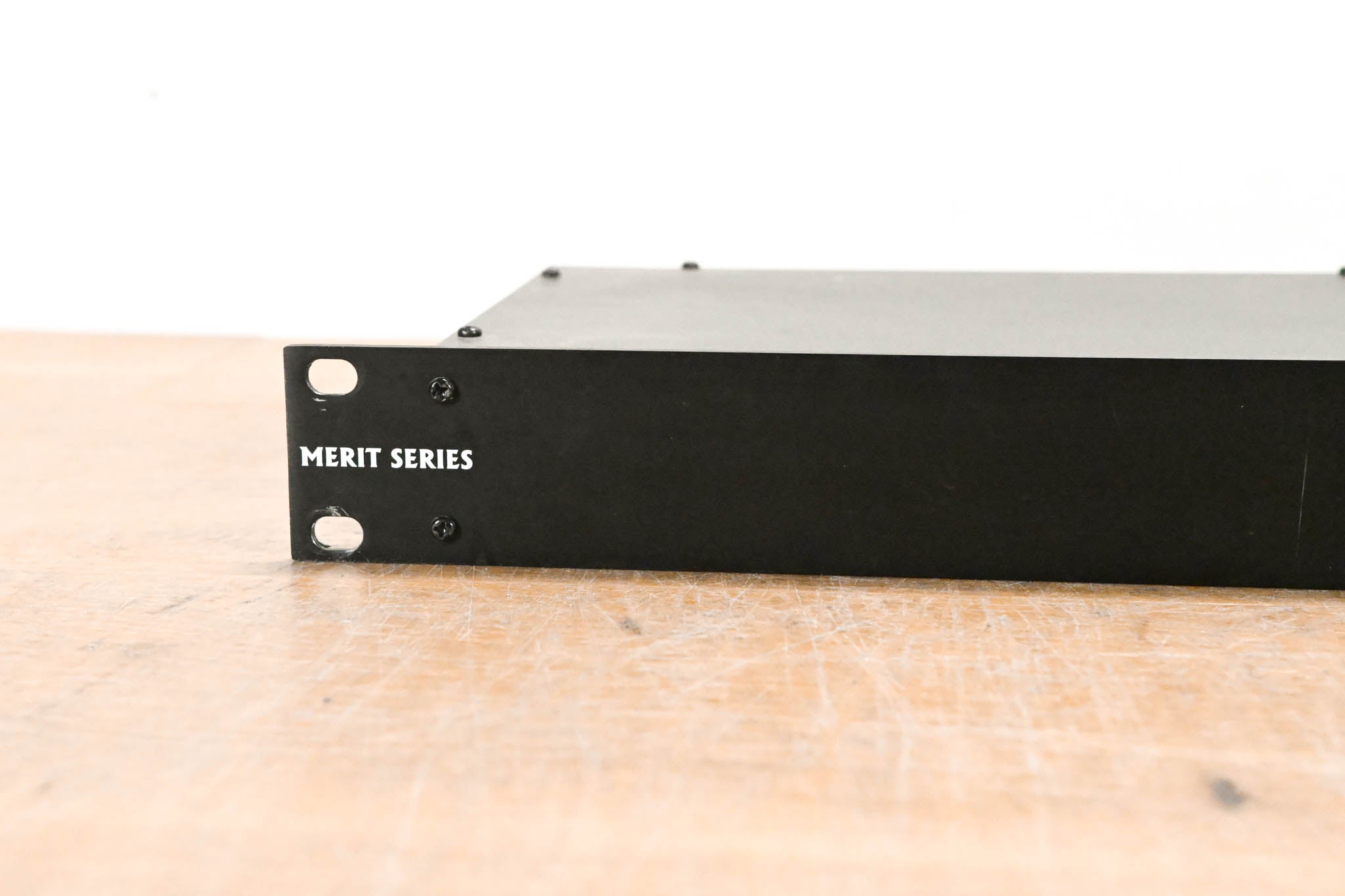 Furman M-8 8-Outlet Power Conditioner