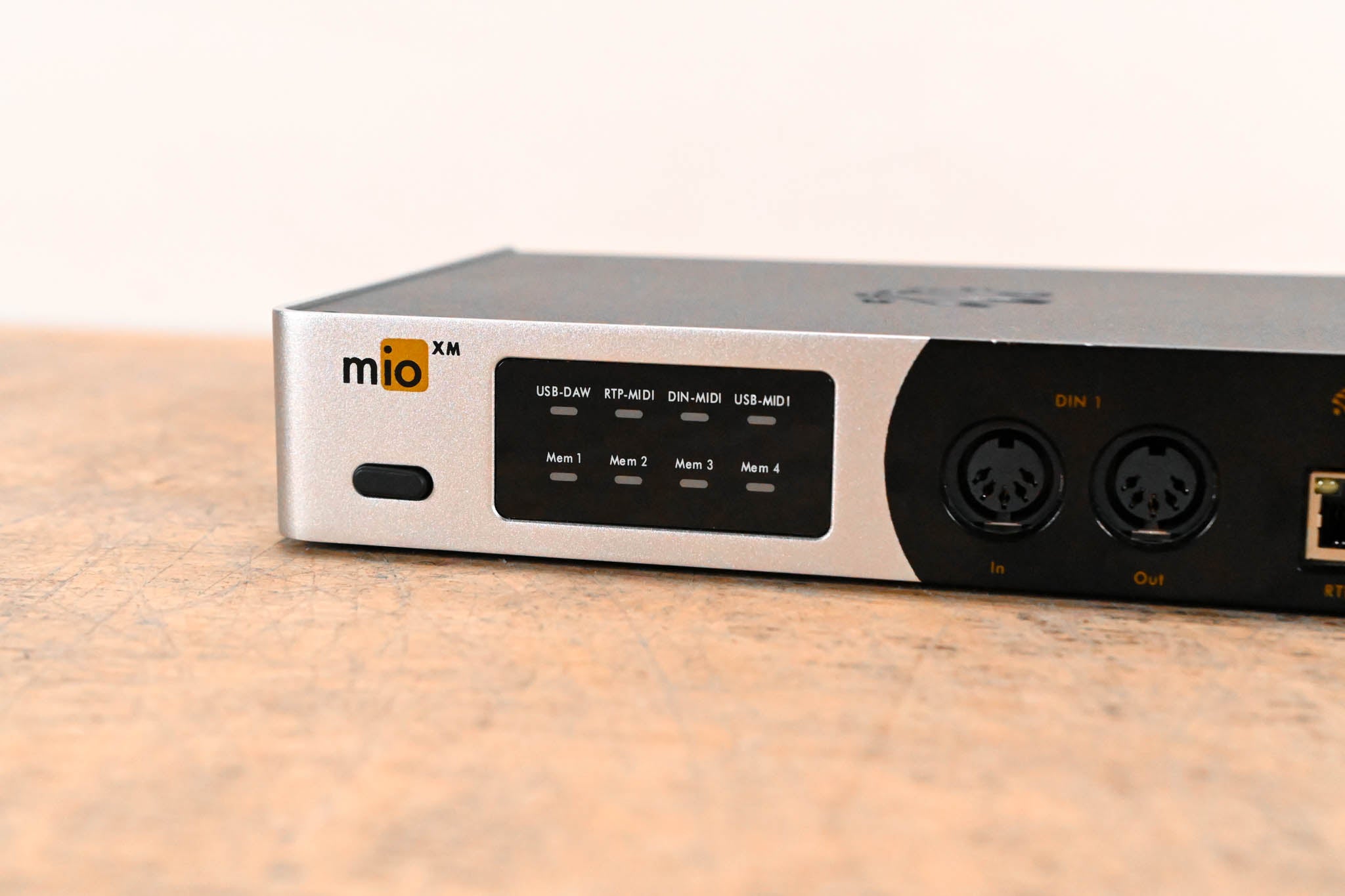 iConnectivity mioXM 4x4 USB/Networkable MIDI Interface (NO POWER SUPPLY)