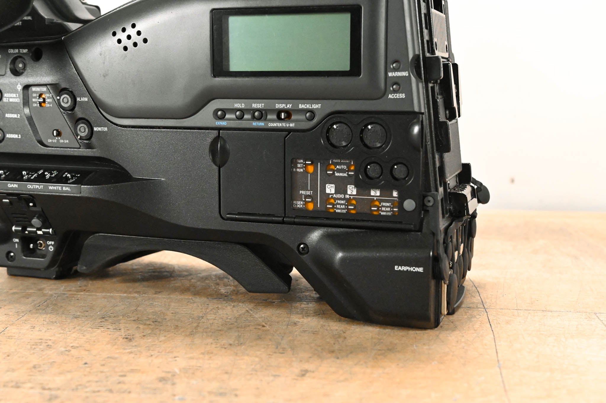 Sony PMW-400 XDCAM HD422 2/3" Camcorder w/ CBK-VF01 Viewfinder + Mic