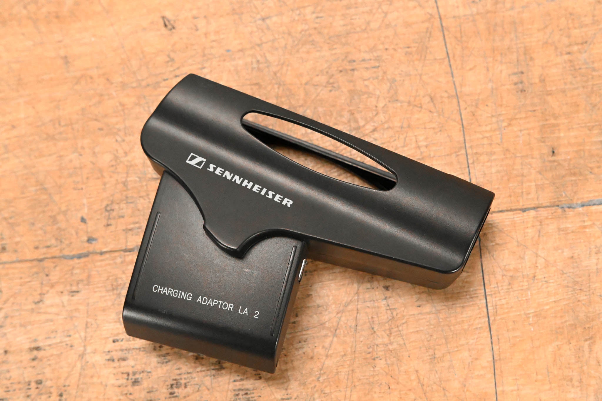Sennheiser LA 2 Charging Adapter