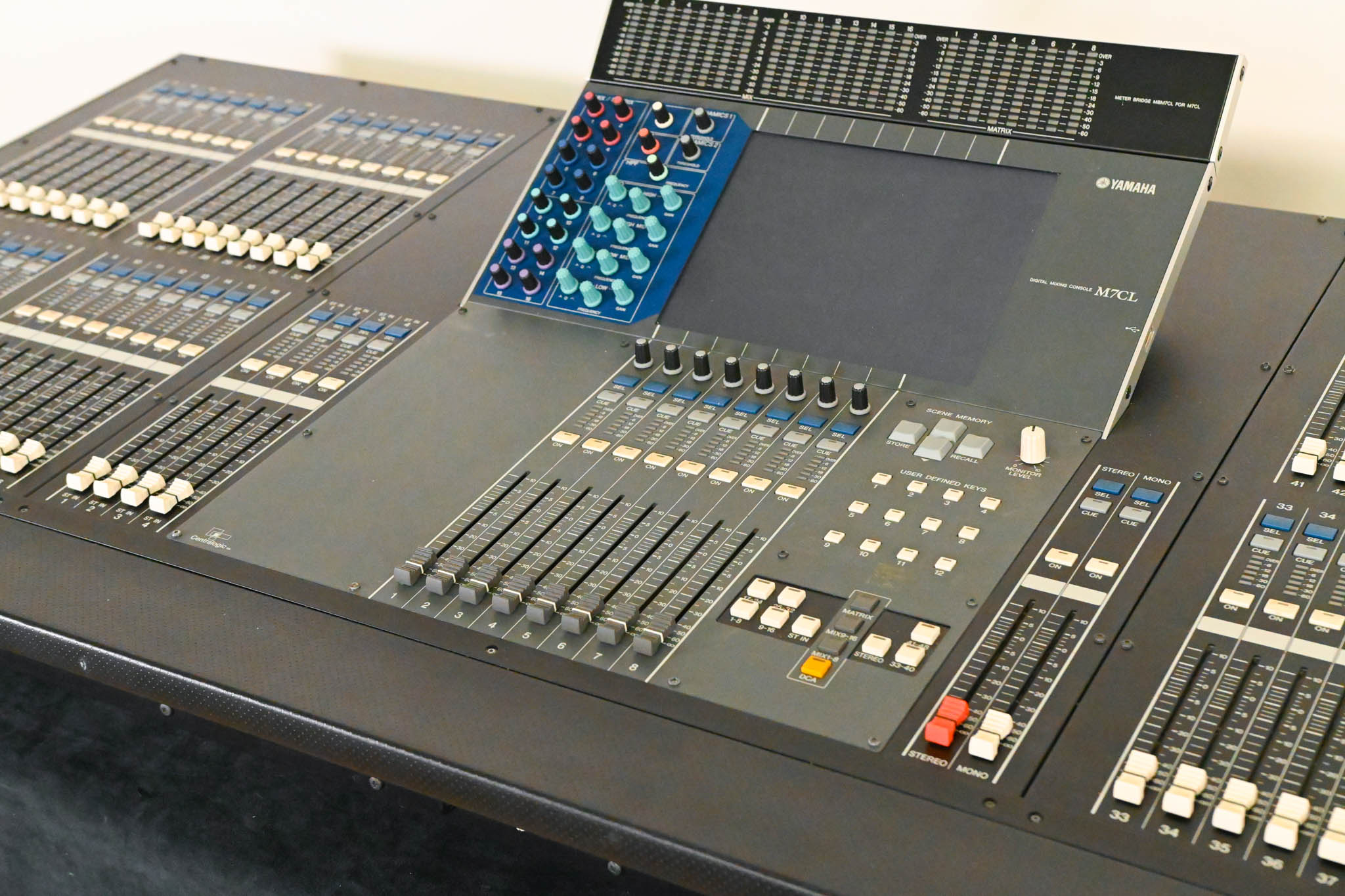 Yamaha M7CL-48 48-Channel Digital Audio Mixing Console