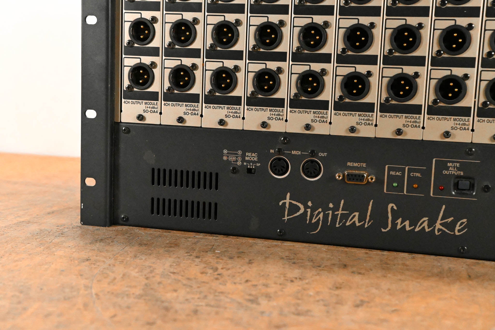 Roland S-4000S Digital Snake 40-Output Modular Stage Unit