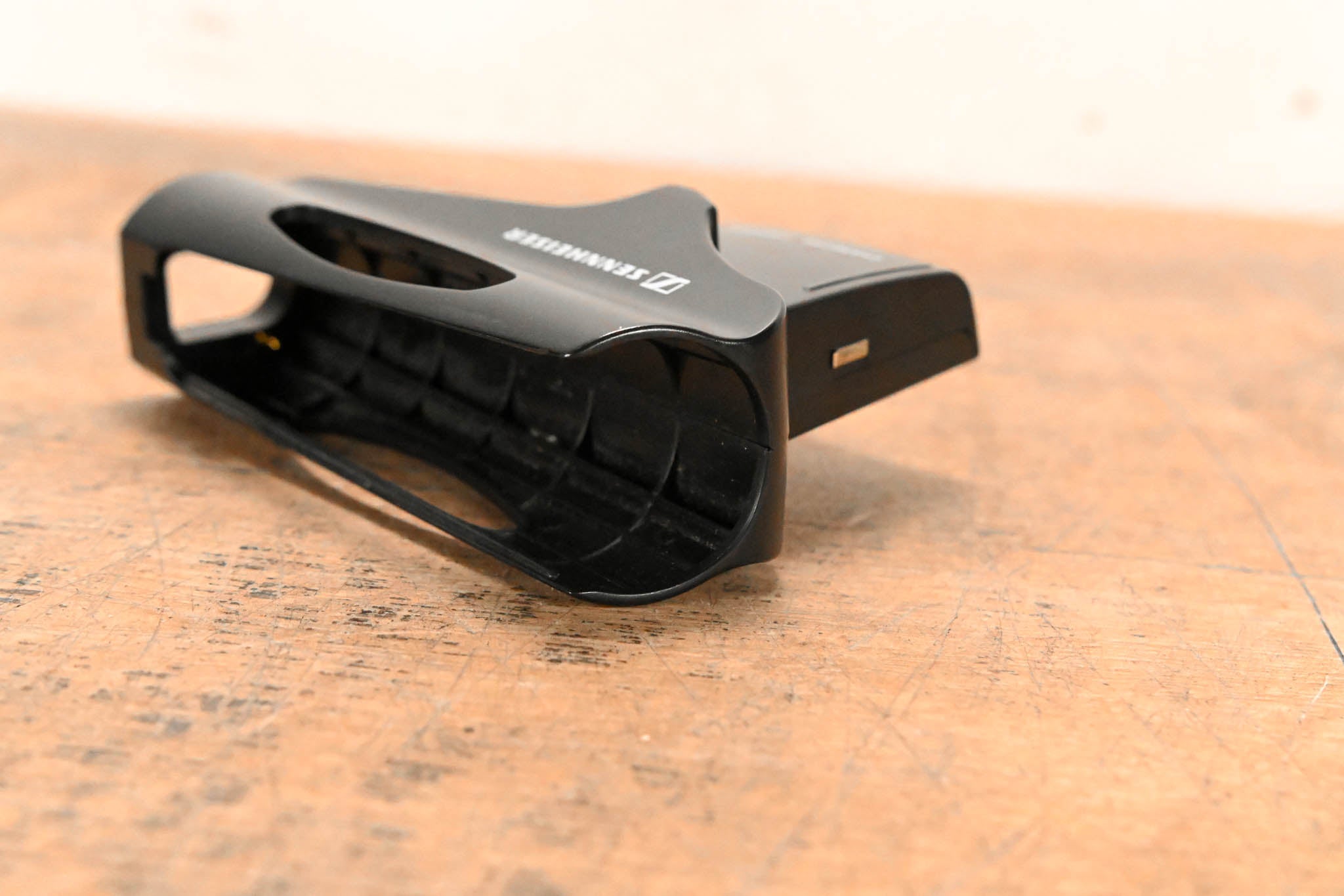 Sennheiser LA 2 Charging Adapter