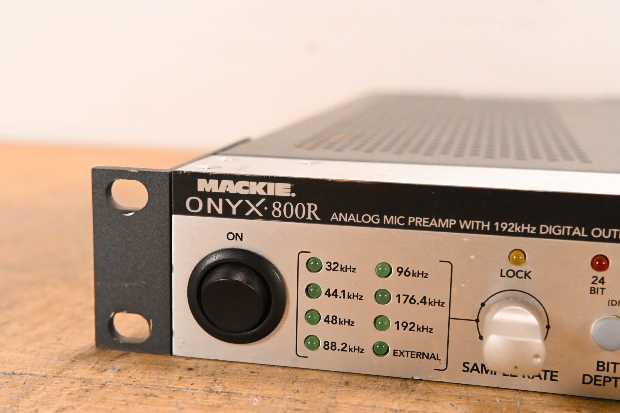 Mackie ONYX-800R 8-Channel Analog Mic Preamp w/ 192kHz Digital Output