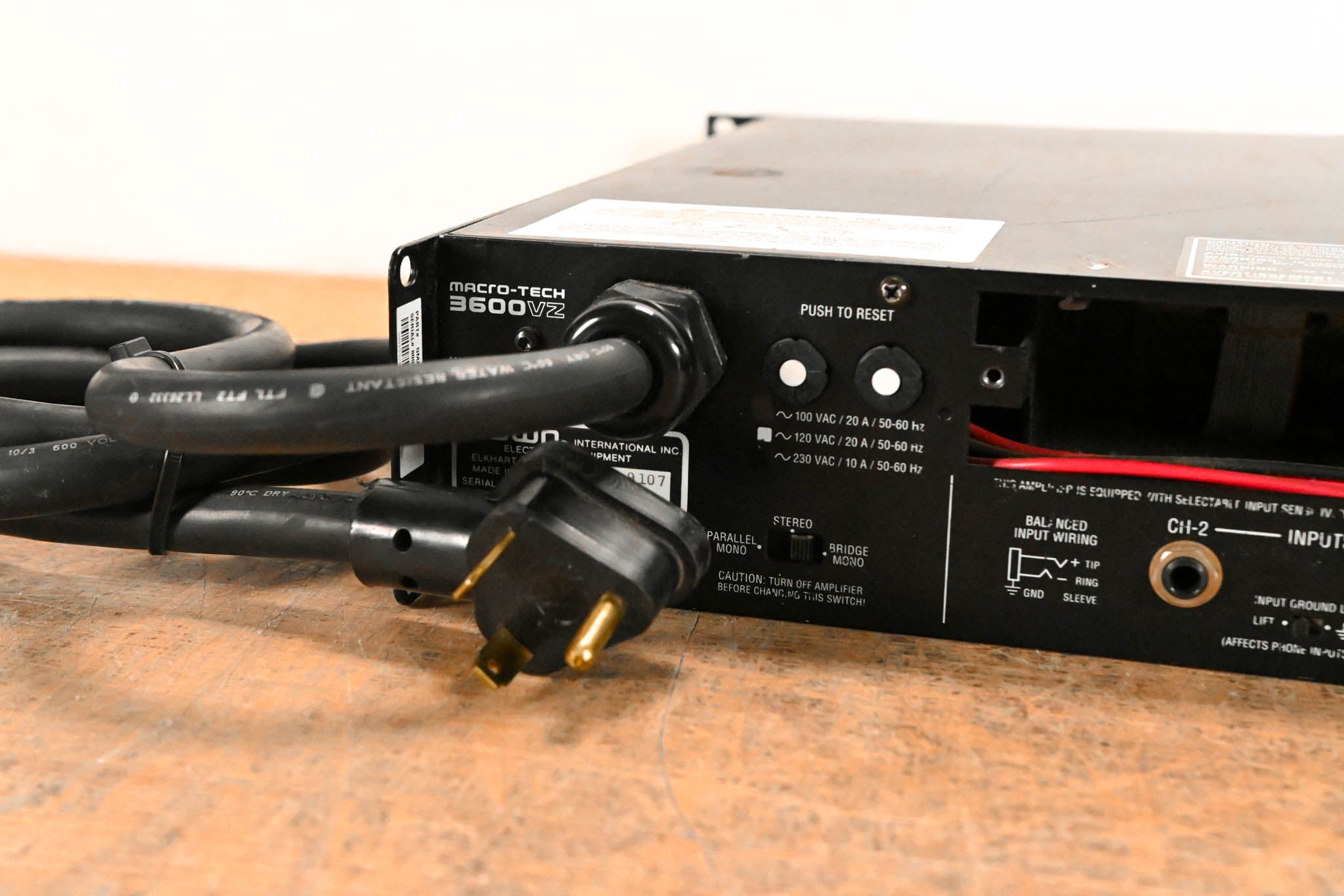 Crown Macro-Tech 3600VZ 2-Channel Power Amplifier
