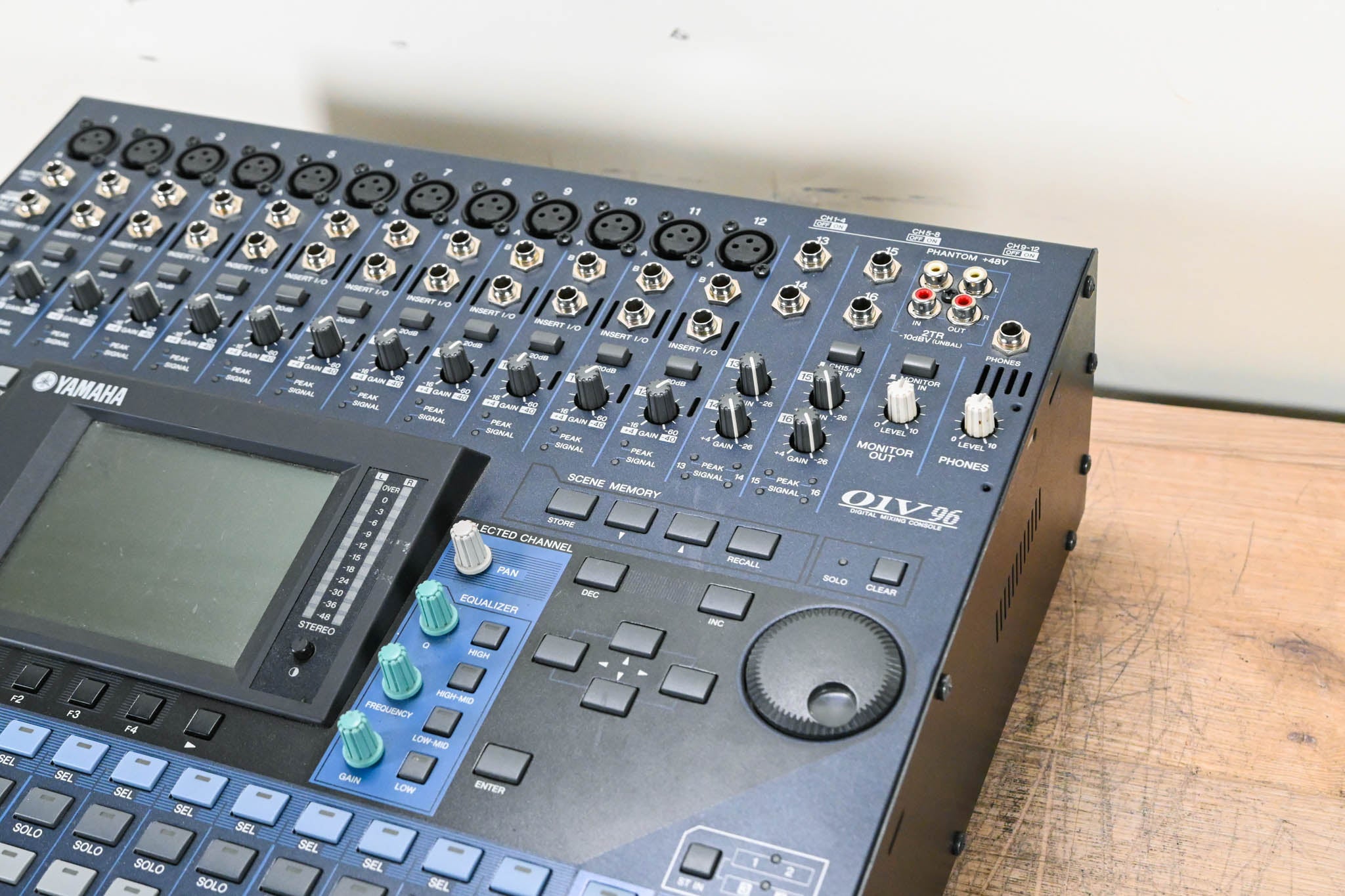 Yamaha 01V96 24-Bit/96k Digital Recording Mixer