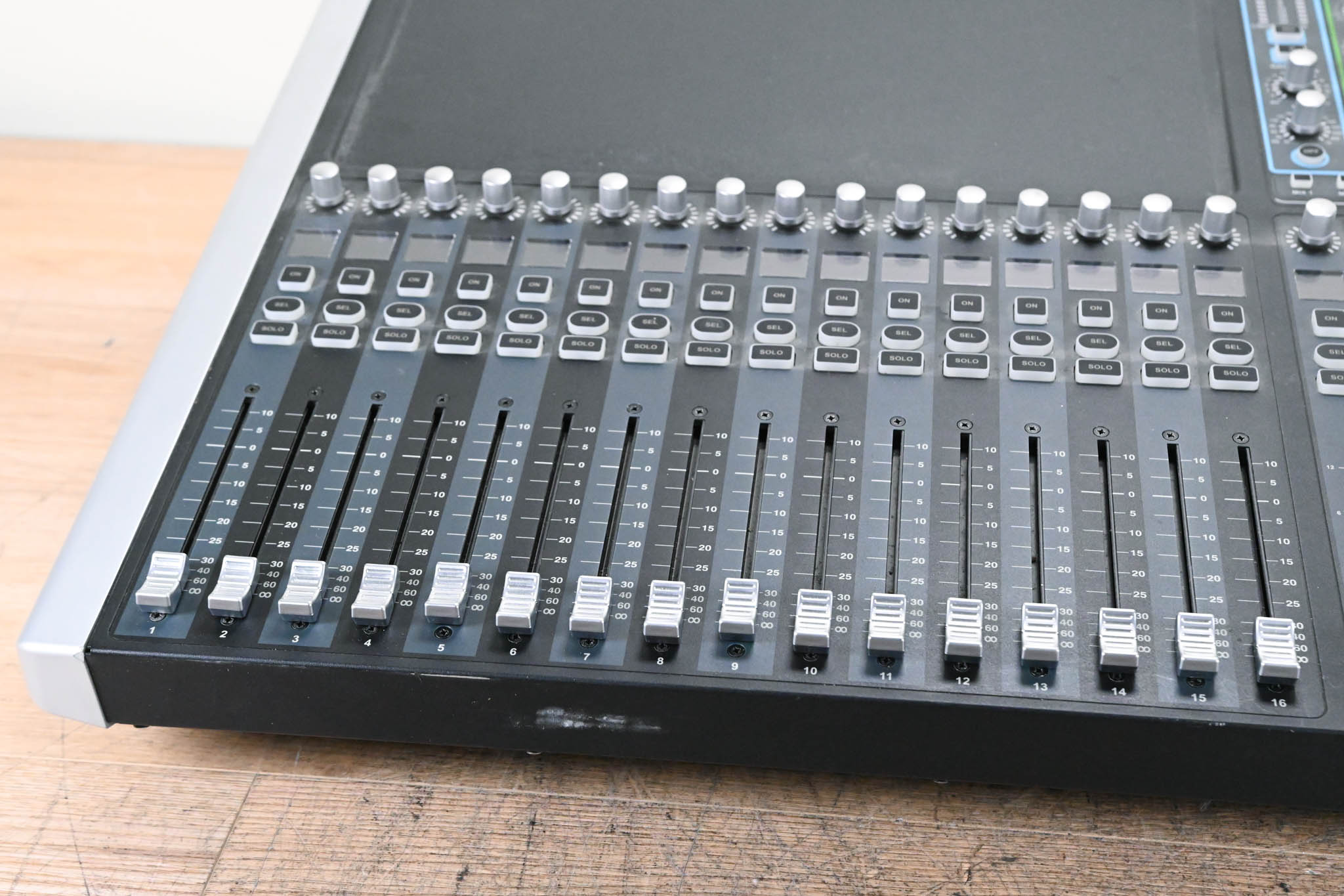 Soundcraft Si Performer 3 Digital Audio Mixer with DMX Control CG009HB