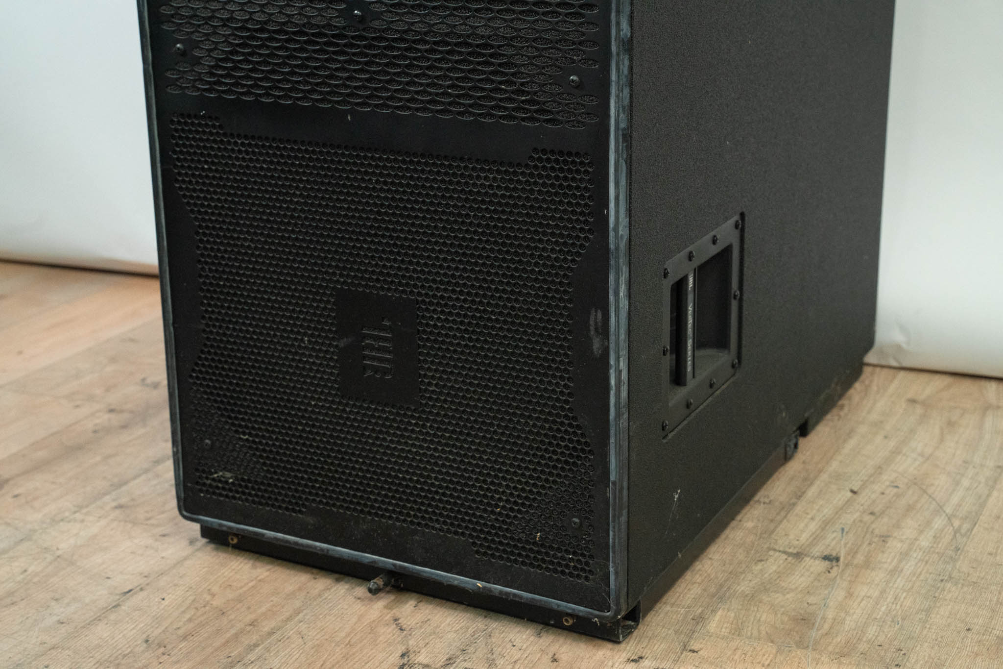 JBL VT4880 Dual 18" Subwoofer Line Array Element