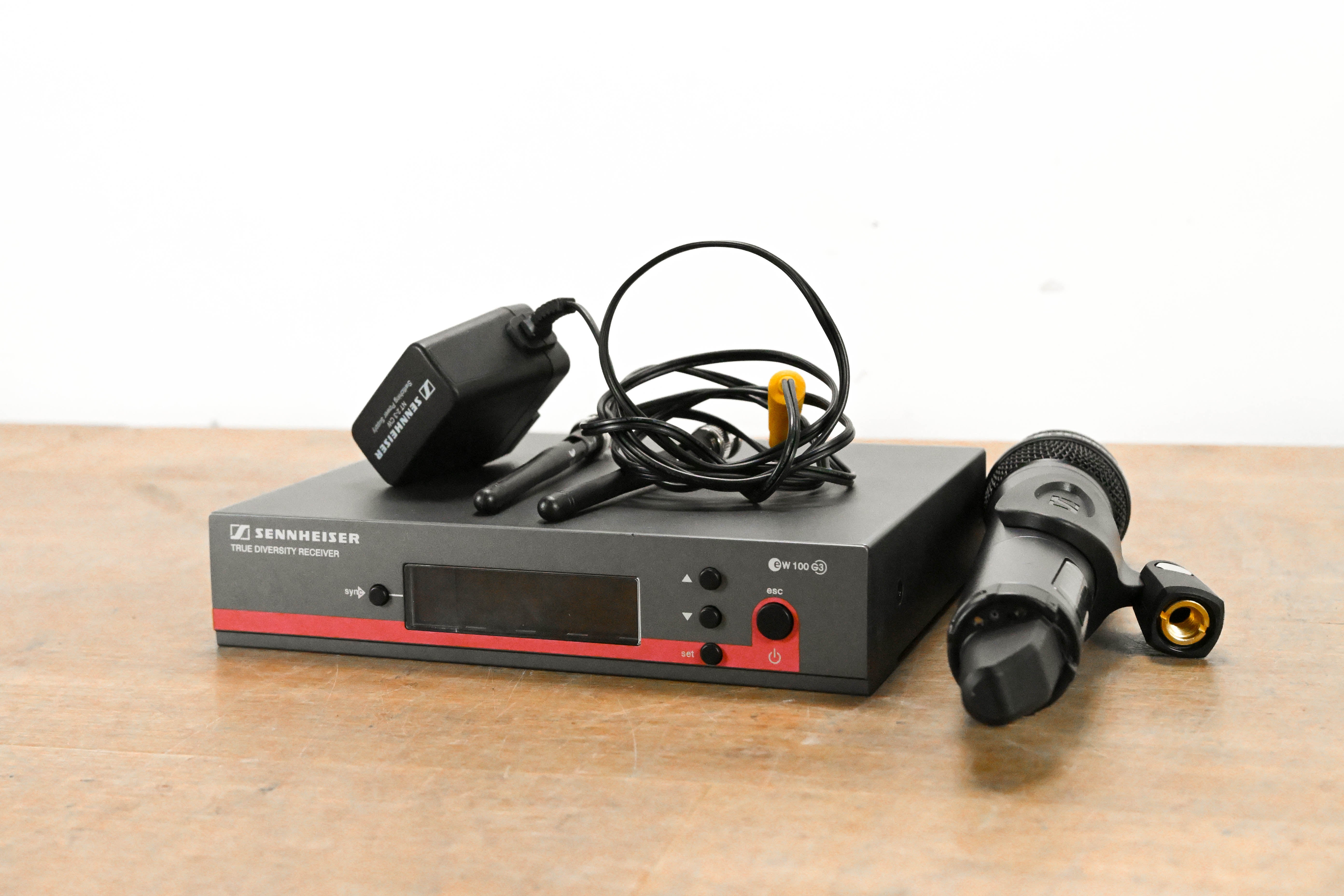 Sennheiser ew 100 G3 Handheld Wireless System - A Range: 516-558 MHz