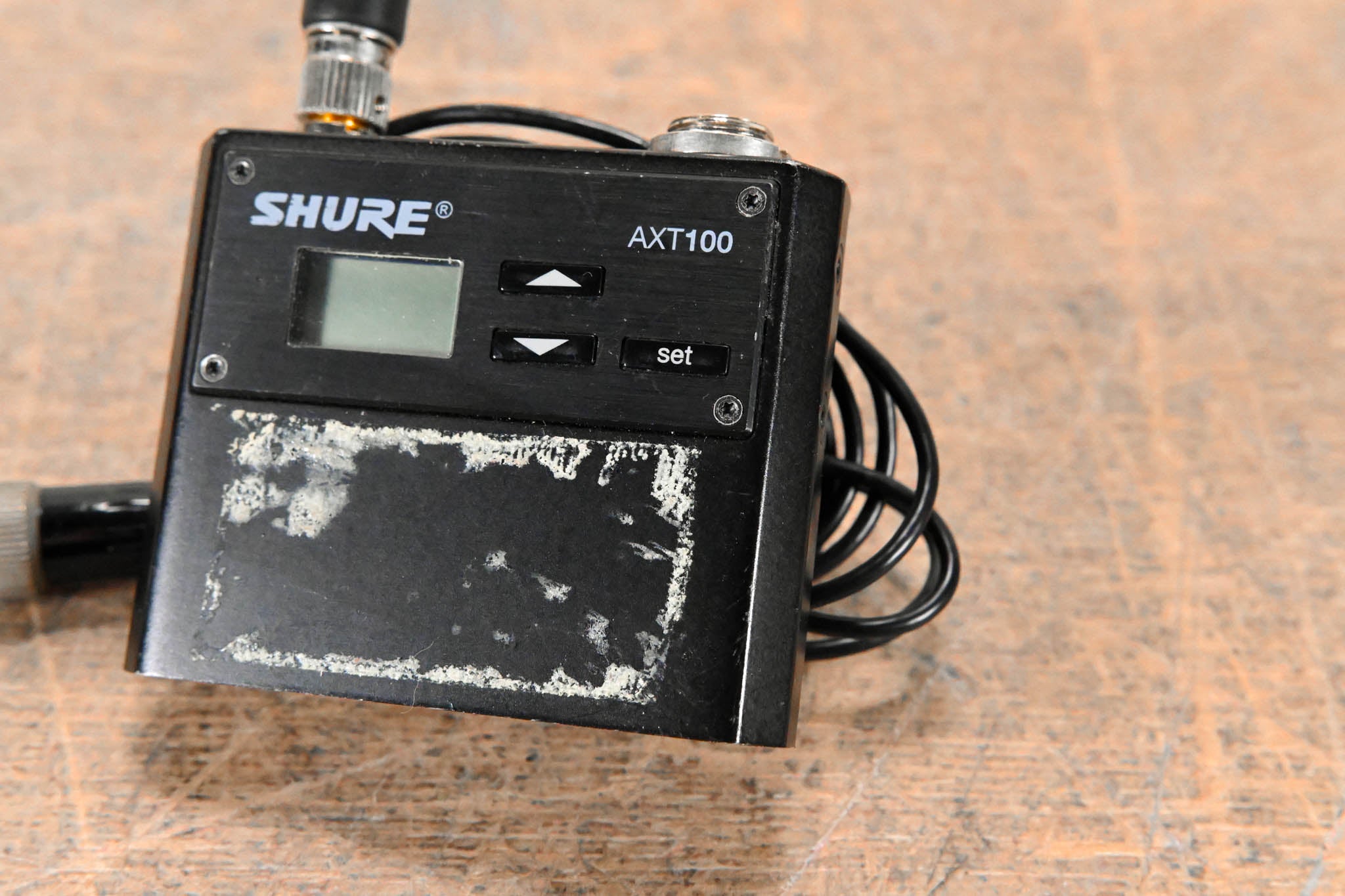 Shure AXT100 Bodypack Transmitter - J5 Band: 578-638 MHz